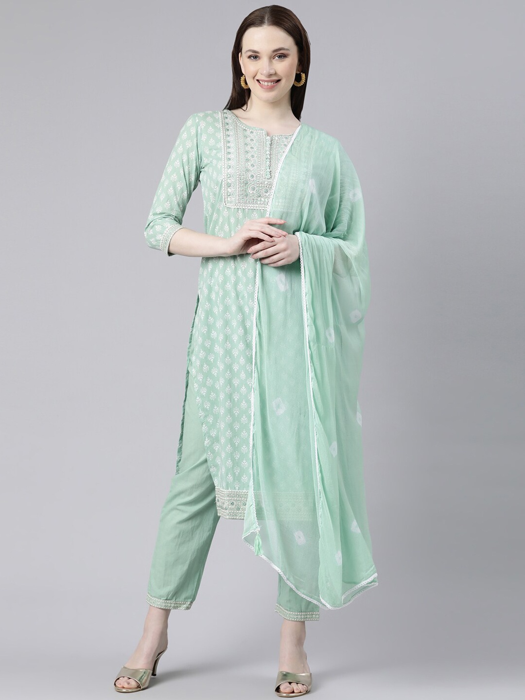 Neerus Ethnic Motifs Printed Thread Work Pure Cotton Kurta with Trousers & Dupatta, Green
Neerus Ethnic Motifs Printed Thread Work Pure Cotton Kurta with Trousers & Dupatta, Green
