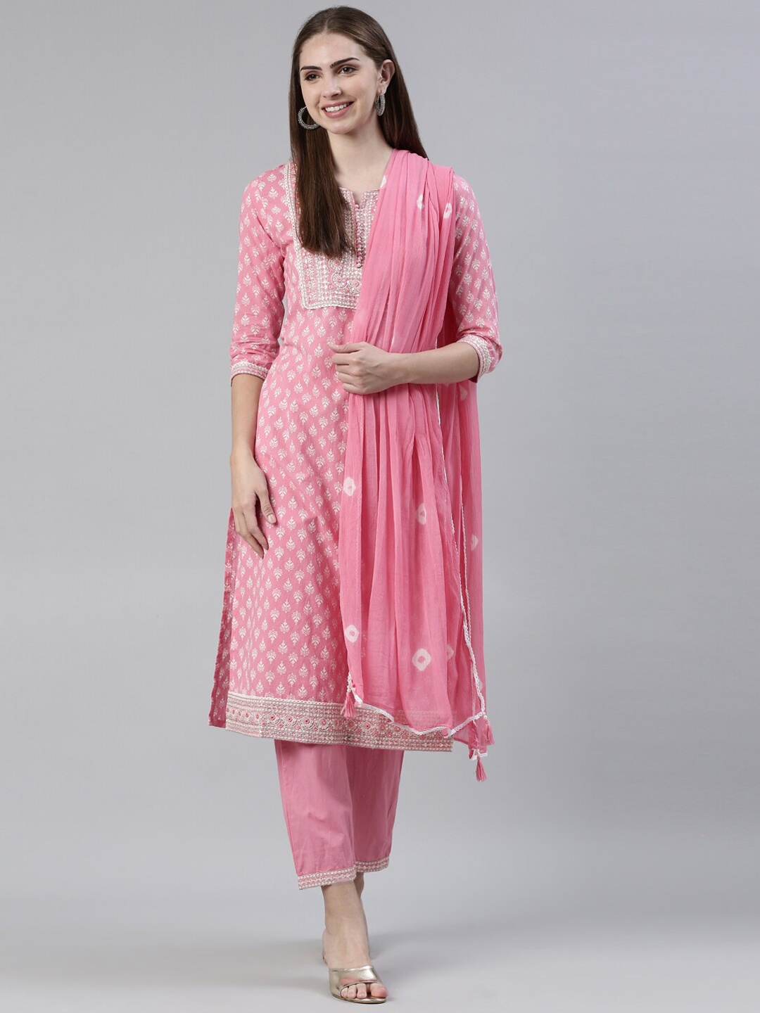 Neerus Ethnic Motif Printed Notch Neck Sequinned Pure Cotton Kurta With Trousers & Dupatta, Pink
Neerus Ethnic Motif Printed Notch Neck Sequinned Pure Cotton Kurta With Trousers & Dupatta, Pink