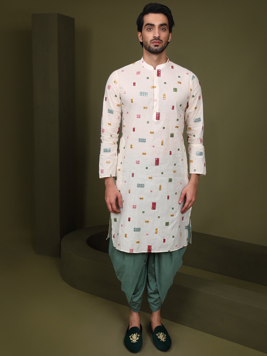 KISAH Geometric Embroidered Mirror Work Curved Pure Cotton Kurta with Dhoti Pants, Cream
KISAH Geometric Embroidered Mirror Work Curved Pure Cotton Kurta with Dhoti Pants, Cream