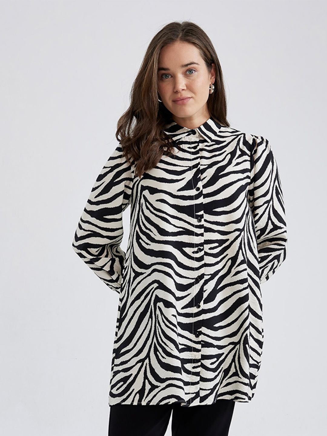 DeFacto Animal Printed Shirt Collar Cuffed Sleeves Tunic, White