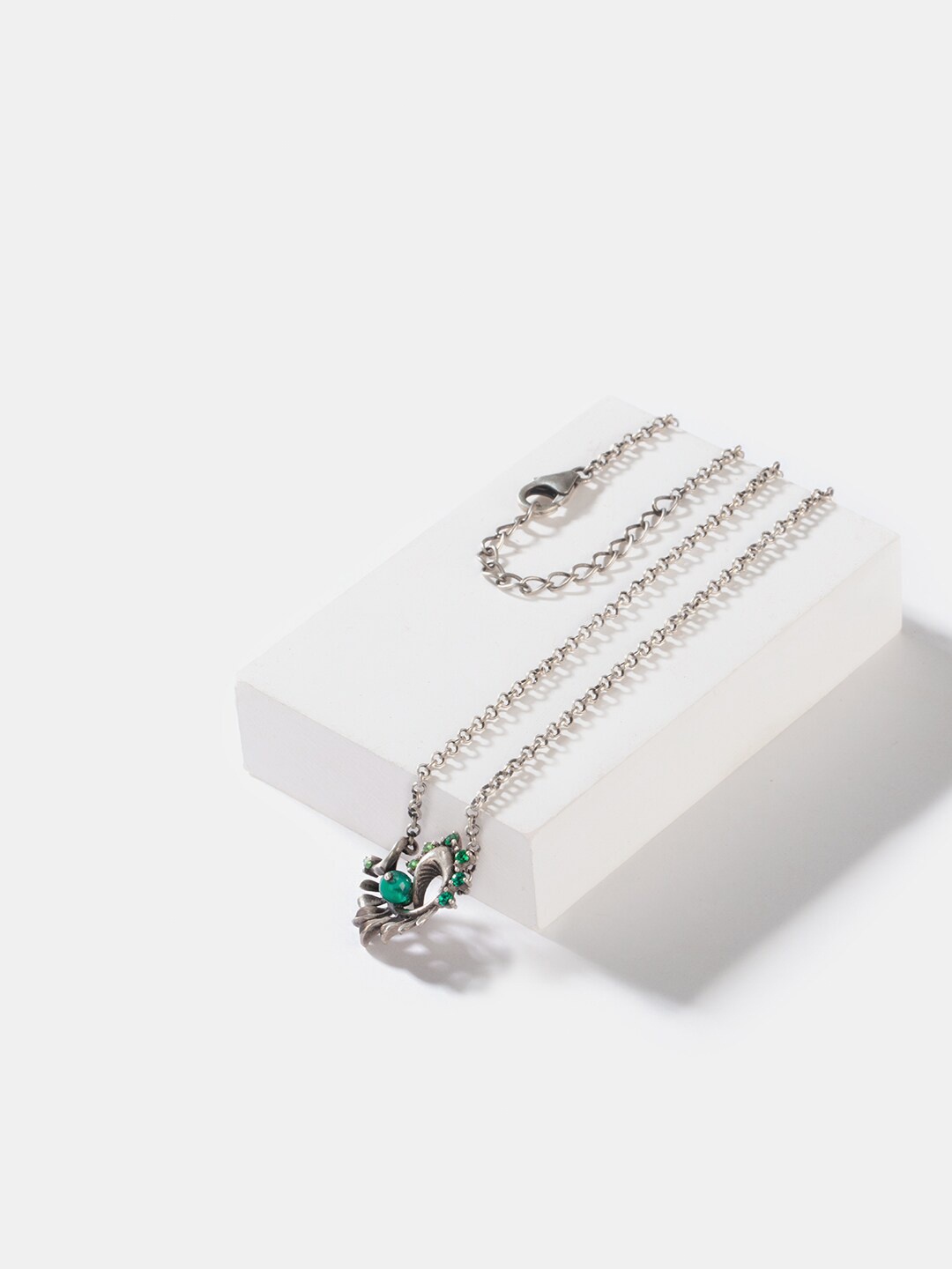 SHAYA 925 Sterling Silver Silver-Plated Oxidised Stone Studded Chain With Pendant, Green
SHAYA 925 Sterling Silver Silver-Plated Oxidised Stone Studded Chain With Pendant, Green