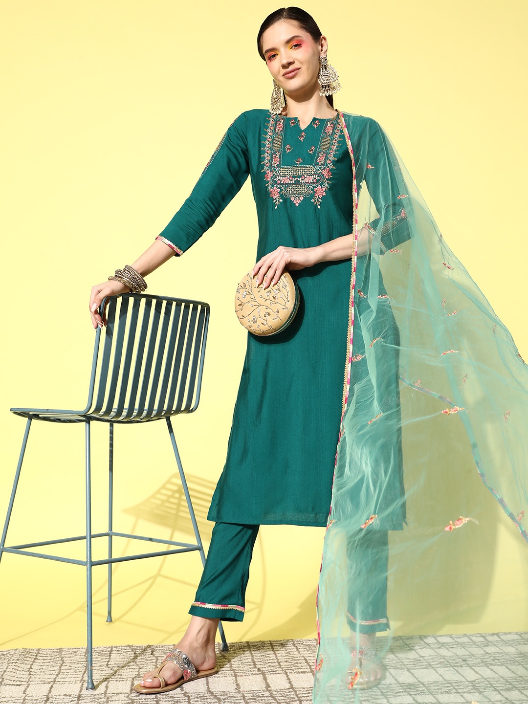 Sangria Floral Yoke Design Regular Sequinned Kurta with Trousers & With Dupatta, Teal
Sangria Floral Yoke Design Regular Sequinned Kurta with Trousers & With Dupatta, Teal
