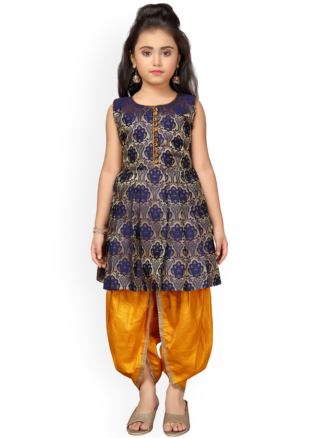Aj DEZInES Girls Sleeveless Ethnic Motifs Woven Design Anarkali Kurta with Dhoti Pants, Gold
Aj DEZInES Girls Sleeveless Ethnic Motifs Woven Design Anarkali Kurta with Dhoti Pants, Gold