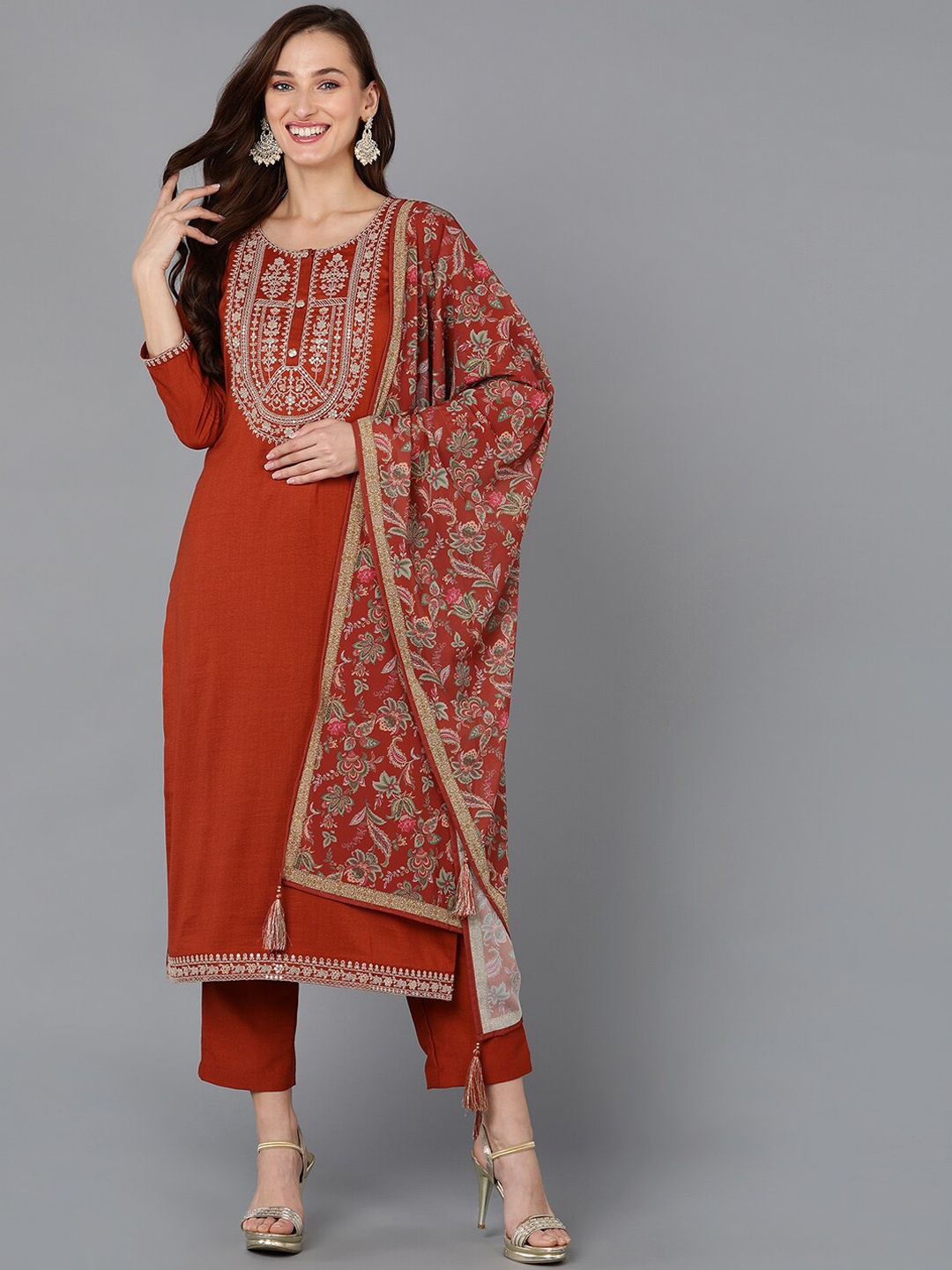 AHIKA Ethnic Motifs Yoke Design Zari Sequinned Kurta with Trousers & Dupatta, Maroon
AHIKA Ethnic Motifs Yoke Design Zari Sequinned Kurta with Trousers & Dupatta, Maroon