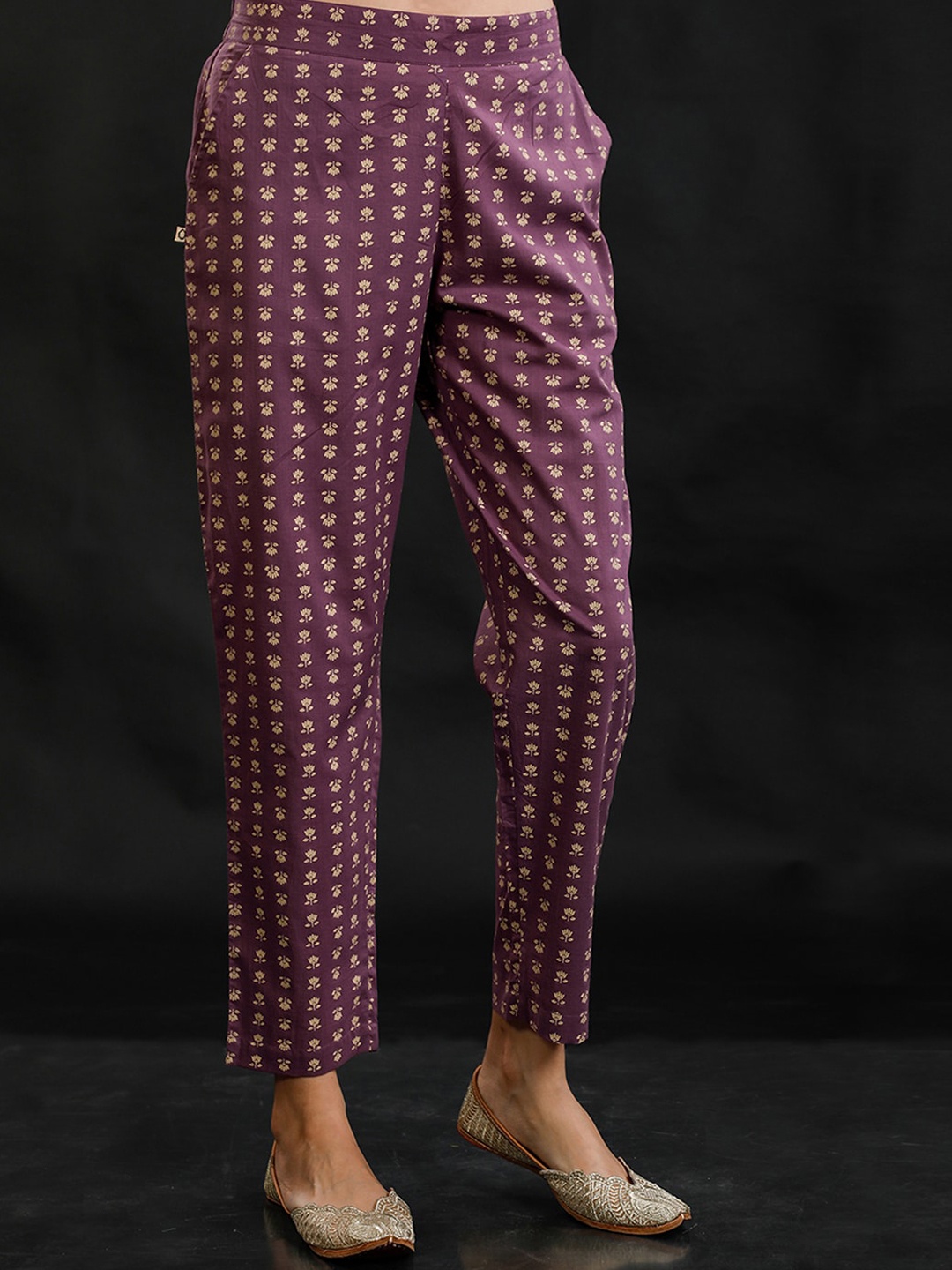 FABNEST Women Floral Printed Relaxed Straight Leg Straight Fit Cotton Cigarette Trousers, Purple
FABNEST Women Floral Printed Relaxed Straight Leg Straight Fit Cotton Cigarette Trousers, Purple