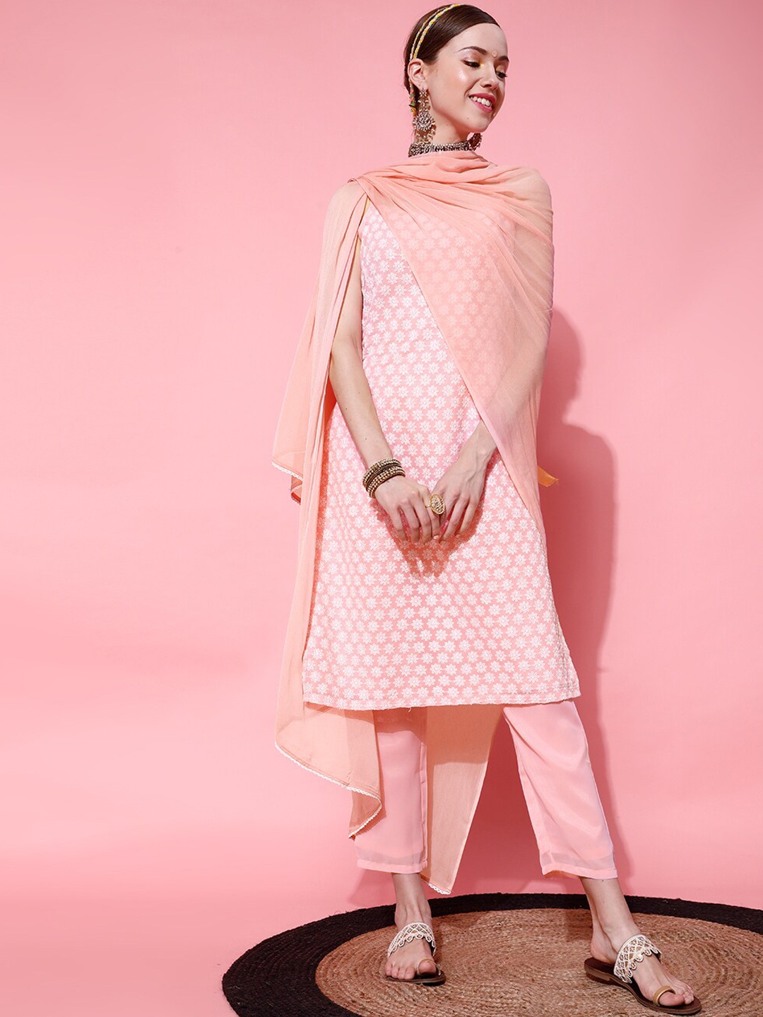 indo street Floral Embroidered Shoulder Straps Kurta with Trousers & Dupatta, Pink
indo street Floral Embroidered Shoulder Straps Kurta with Trousers & Dupatta, Pink