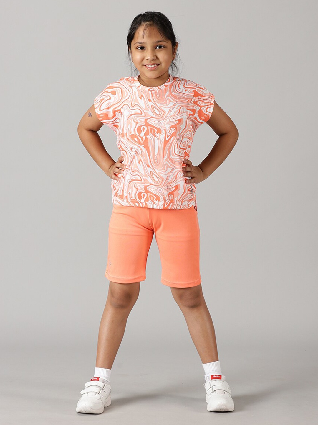 KiddoPanti Girls Printed Round Neck T-shirt With Shorts, Coral