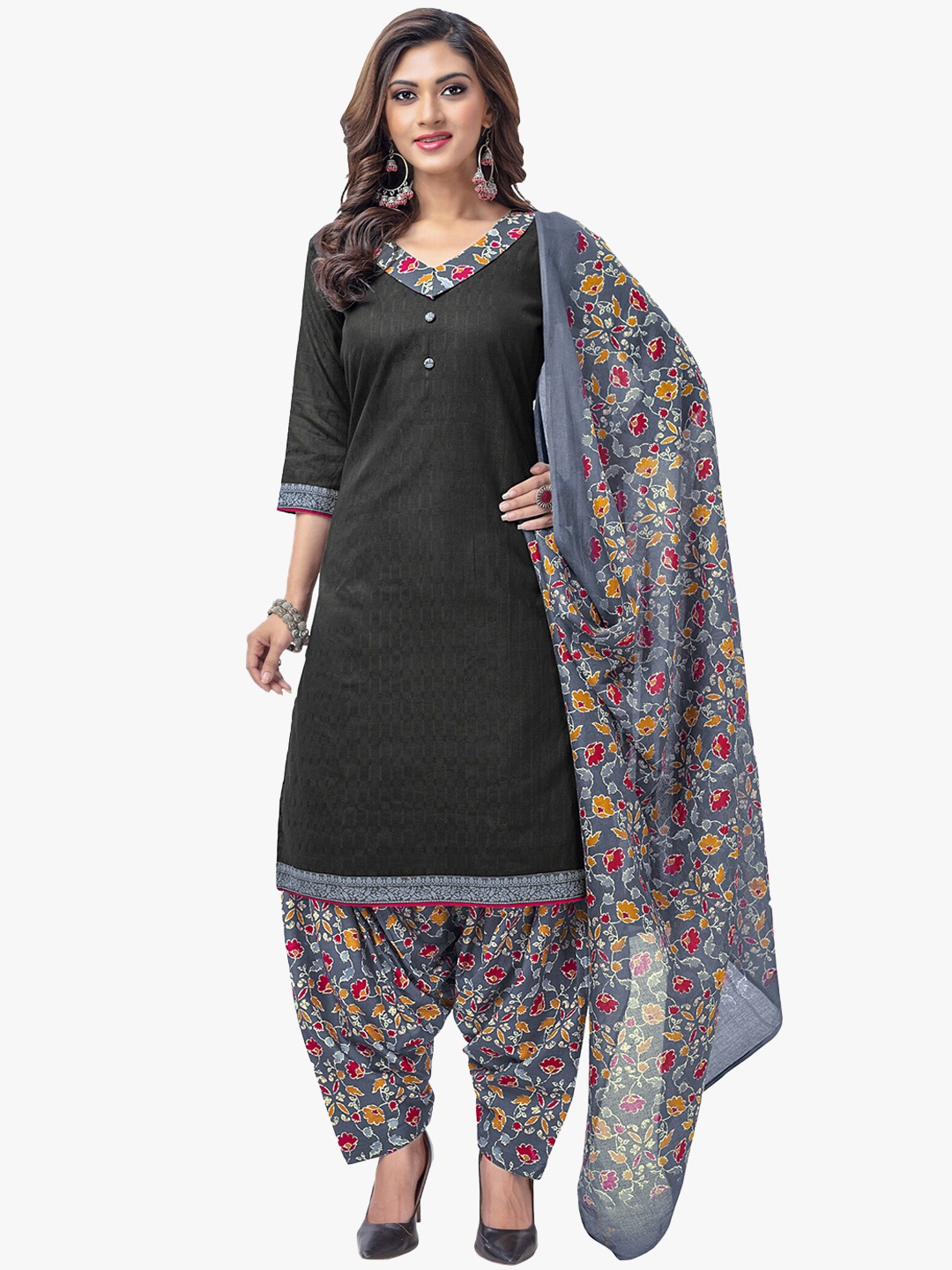 Jevi Prints Straight Printed Pure Cotton Kalamkari Kurta with Patiala & Dupatta, Black
Jevi Prints Straight Printed Pure Cotton Kalamkari Kurta with Patiala & Dupatta, Black