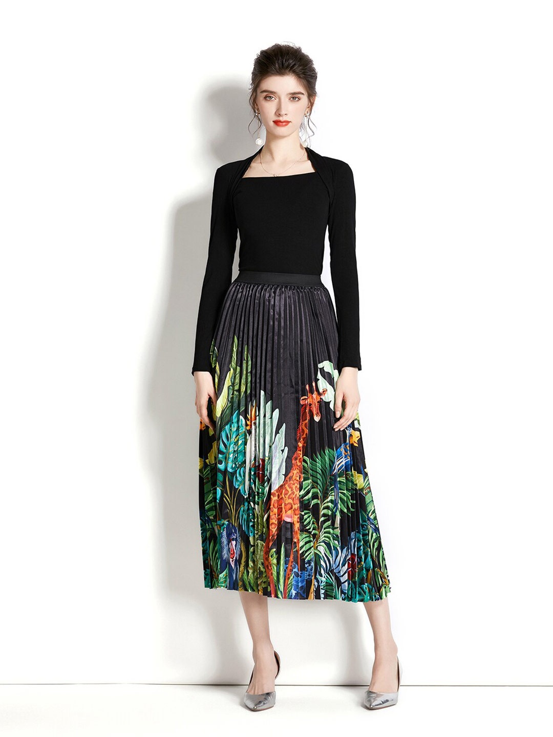 JC Collection Printed Envelope Neck Long Sleeves Fitted Top with Skirt Co-Ords, Black
JC Collection Printed Envelope Neck Long Sleeves Fitted Top with Skirt Co-Ords, Black