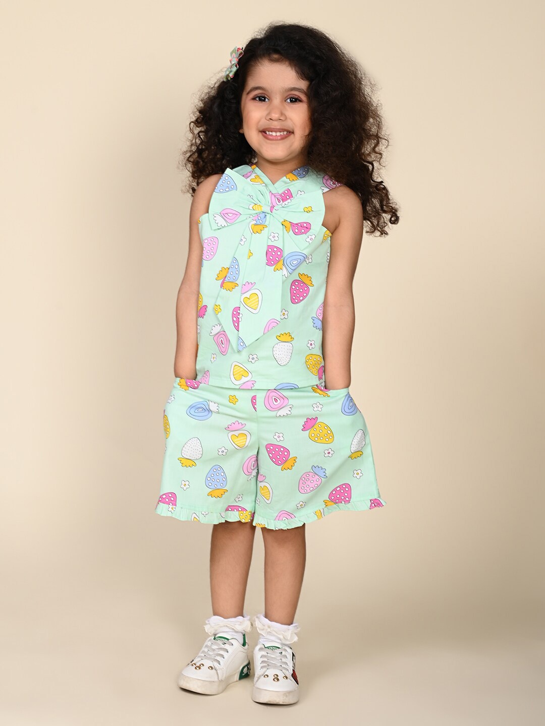 LIL PITAARA Girls Printed Pure Cotton Sleeveless Top with Shorts Clothing Set, Sea green
LIL PITAARA Girls Printed Pure Cotton Sleeveless Top with Shorts Clothing Set, Sea green