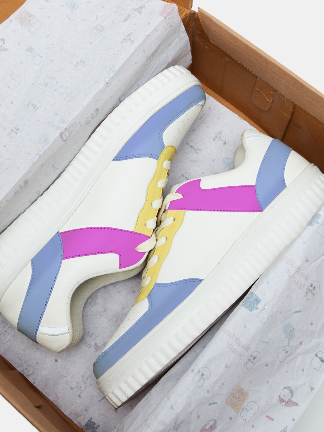 The Souled Store Women White & Yellow Solar Activated Colourblocked Perforated Sneakers
The Souled Store Women White & Yellow Solar Activated Colourblocked Perforated Sneakers