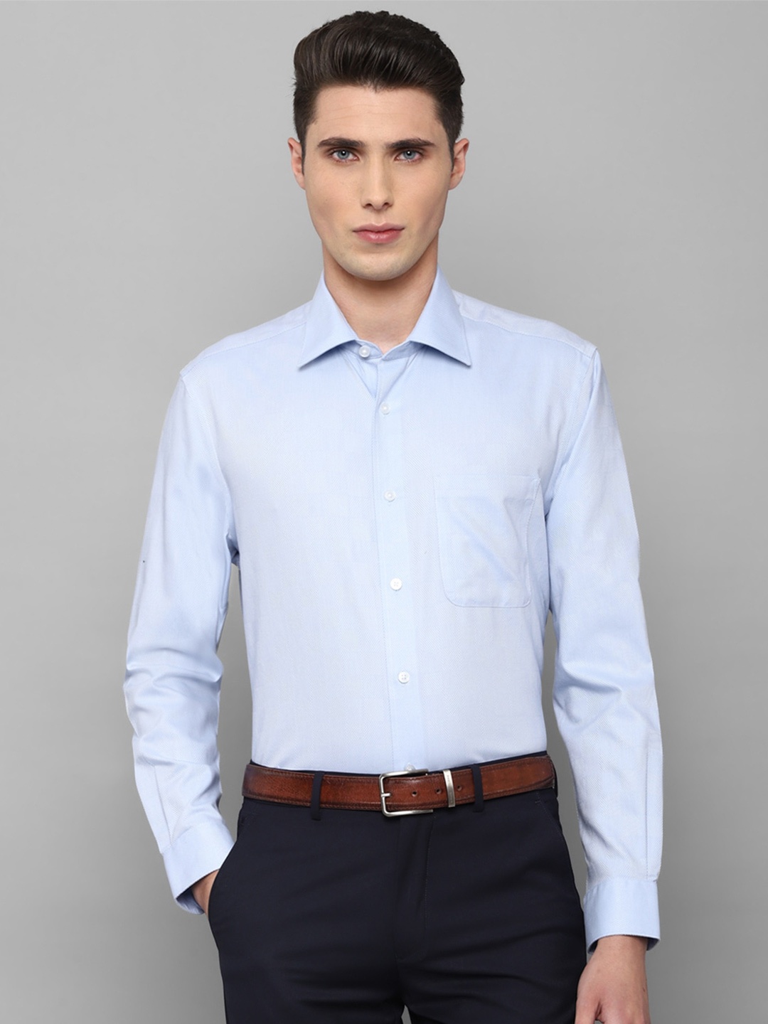 Louis Philippe Self Design Pure Cotton Regular Fit Long Sleeves Formal Shirt, Turquoise blue
Louis Philippe Self Design Pure Cotton Regular Fit Long Sleeves Formal Shirt, Turquoise blue