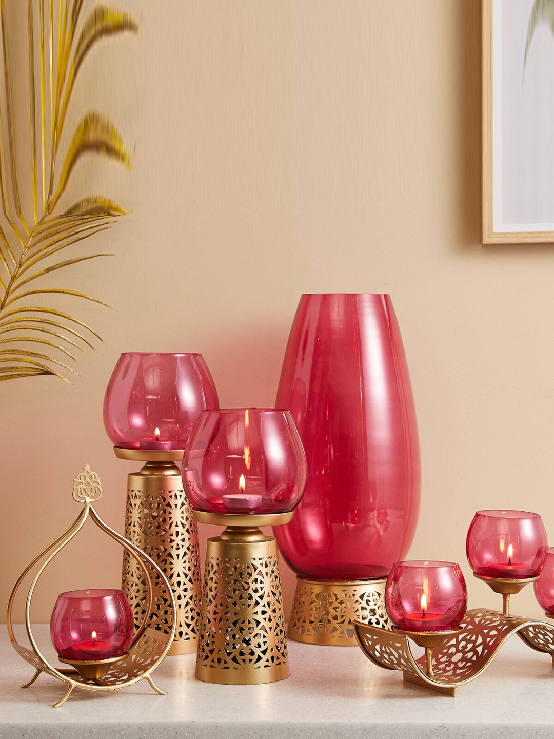 Home Centre Gold-Toned & Pink Rylee Cut-Out Detailed Glass Hurricane With Metal Base
Home Centre Gold-Toned & Pink Rylee Cut-Out Detailed Glass Hurricane With Metal Base