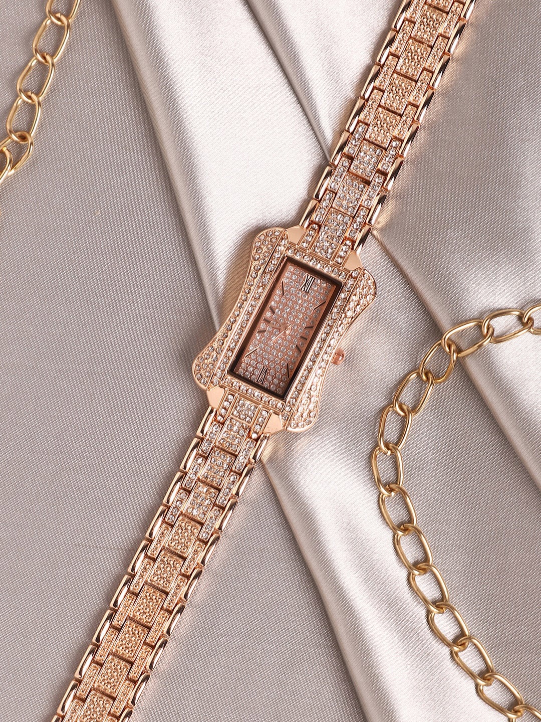 HAUTE SAUCE by Campus Sutra Women Embellished Bracelet Style Straps Watch SS23_HSWC1111, White
HAUTE SAUCE by Campus Sutra Women Embellished Bracelet Style Straps Watch SS23_HSWC1111, White
