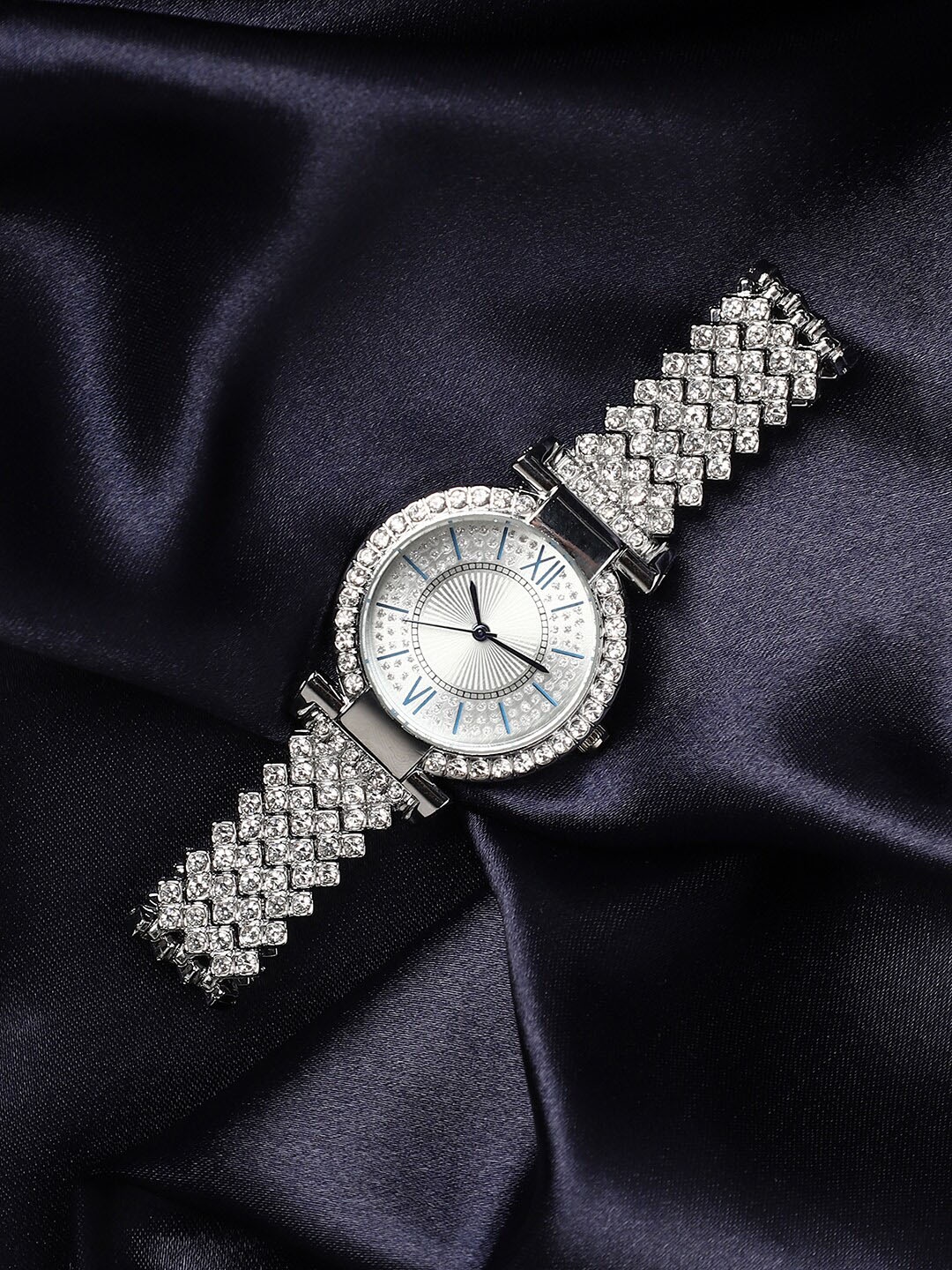 HAUTE SAUCE by Campus Sutra Women Bracelet Style Straps Analogue Watch SS23_HSWC1104, White
HAUTE SAUCE by Campus Sutra Women Bracelet Style Straps Analogue Watch SS23_HSWC1104, White
