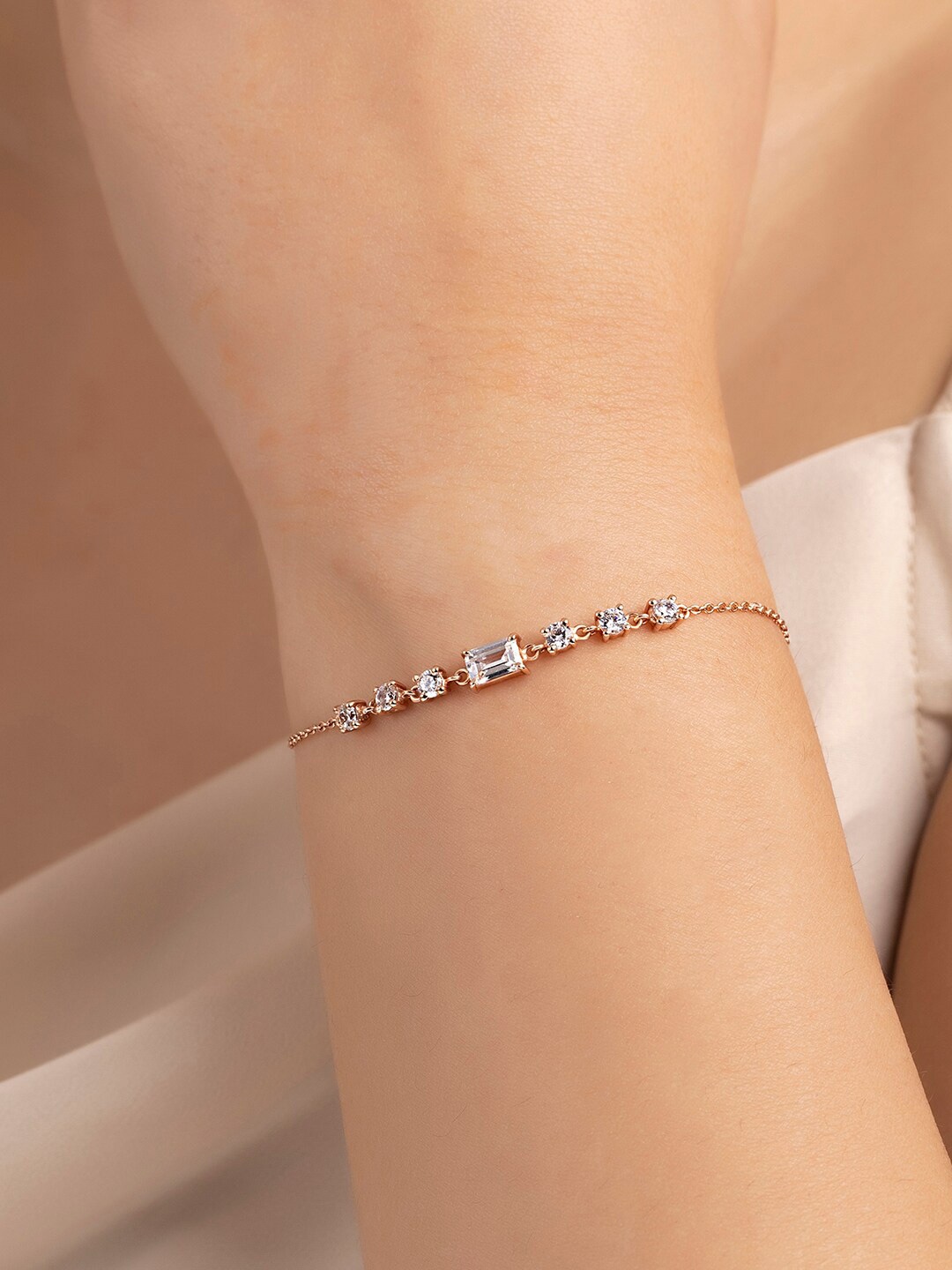 March by FableStreet Sterling Silver Cubic Zirconia 18k Rose Gold-Plated Link Bracelet, White
March by FableStreet Sterling Silver Cubic Zirconia 18k Rose Gold-Plated Link Bracelet, White