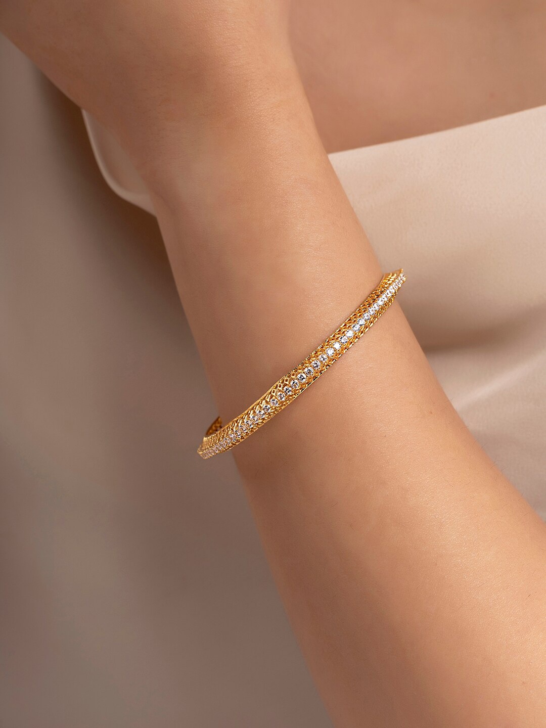 March by FableStreet 925 Sterling Silver 18k Gold-Plated & Zircon Studded Bangle
March by FableStreet 925 Sterling Silver 18k Gold-Plated & Zircon Studded Bangle