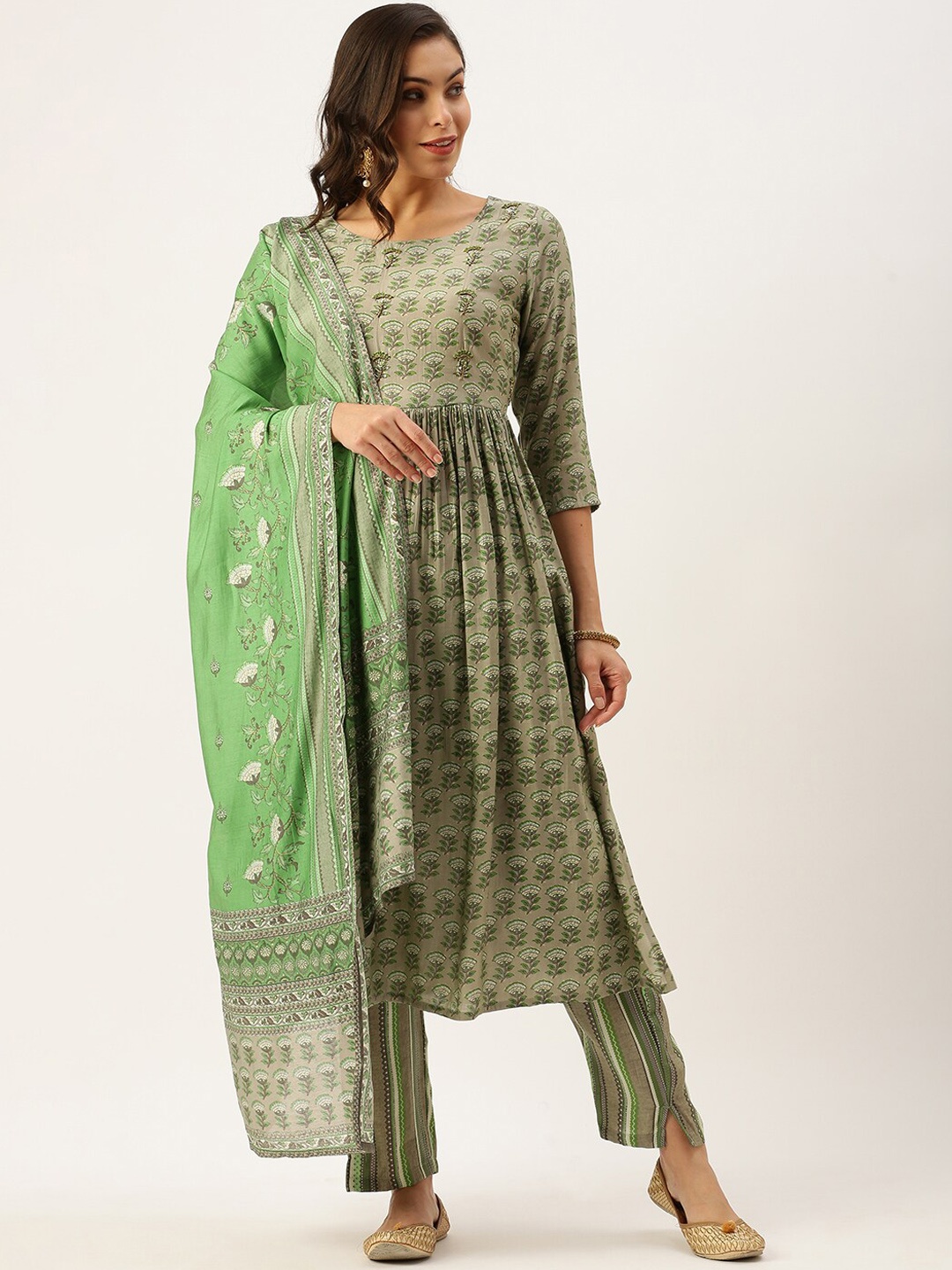 SHOWOFF Floral Printed Sequined Thread Work Anarkali Kurta with Trousers & Dupatta, Olive
SHOWOFF Floral Printed Sequined Thread Work Anarkali Kurta with Trousers & Dupatta, Olive