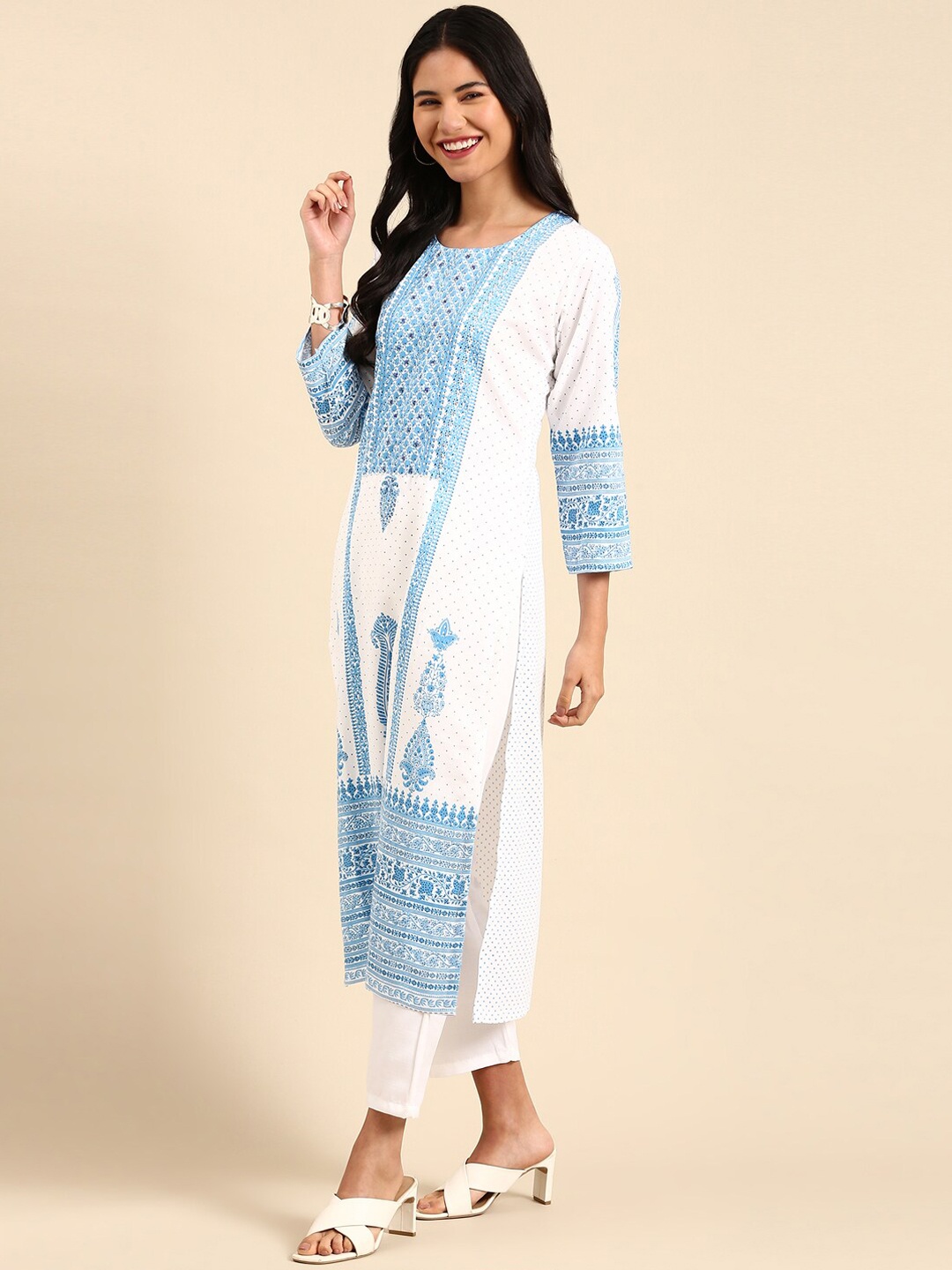 SHOWOFF Ethnic Motifs Printed Beads and Stones Block Print Kurta with Trousers & Dupatta, White
SHOWOFF Ethnic Motifs Printed Beads and Stones Block Print Kurta with Trousers & Dupatta, White