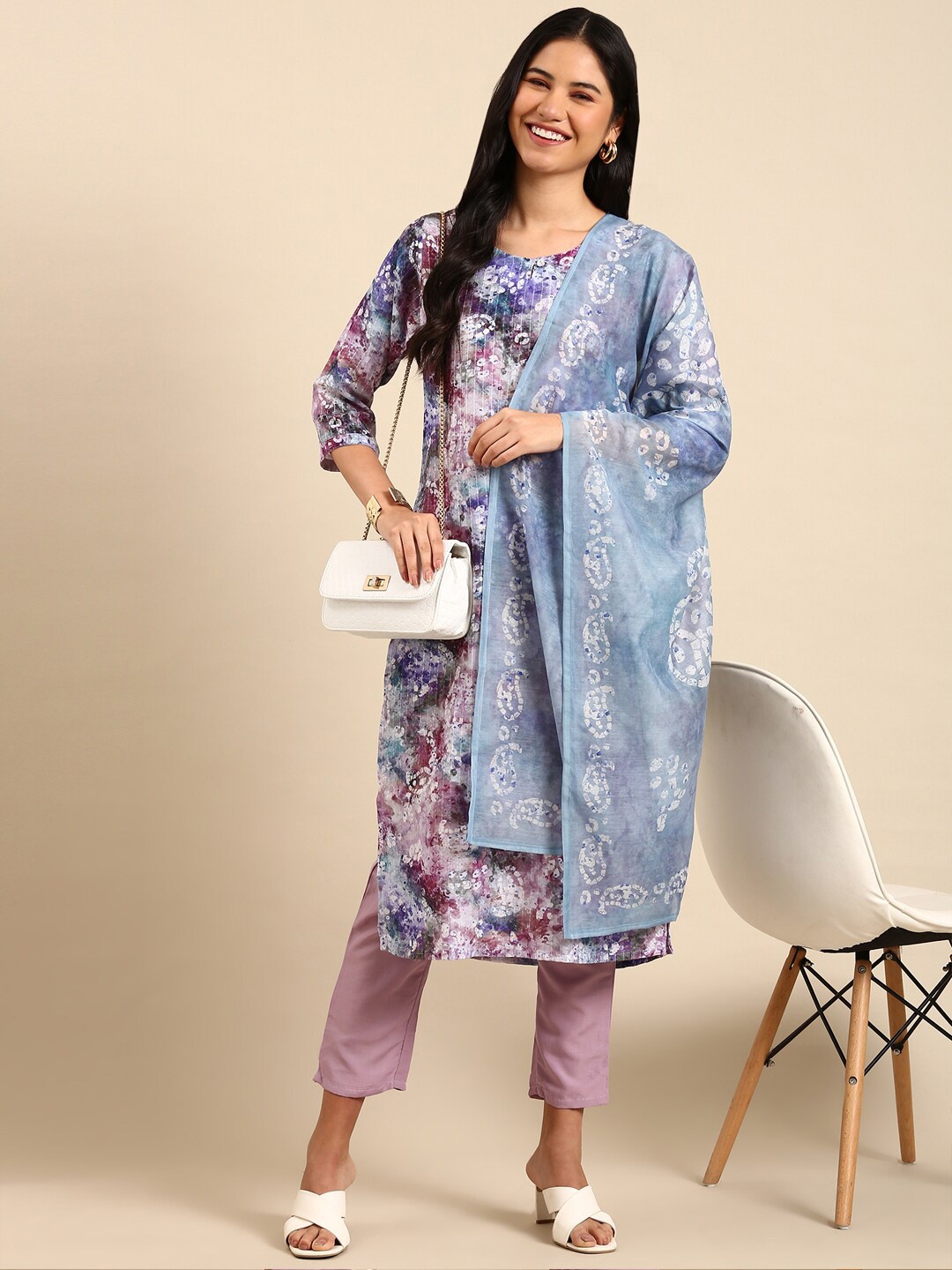 SHOWOFF Paisley Batik Dyed Sequinned Chanderi Cotton Kurta with Trousers & Dupatta, Purple
SHOWOFF Paisley Batik Dyed Sequinned Chanderi Cotton Kurta with Trousers & Dupatta, Purple