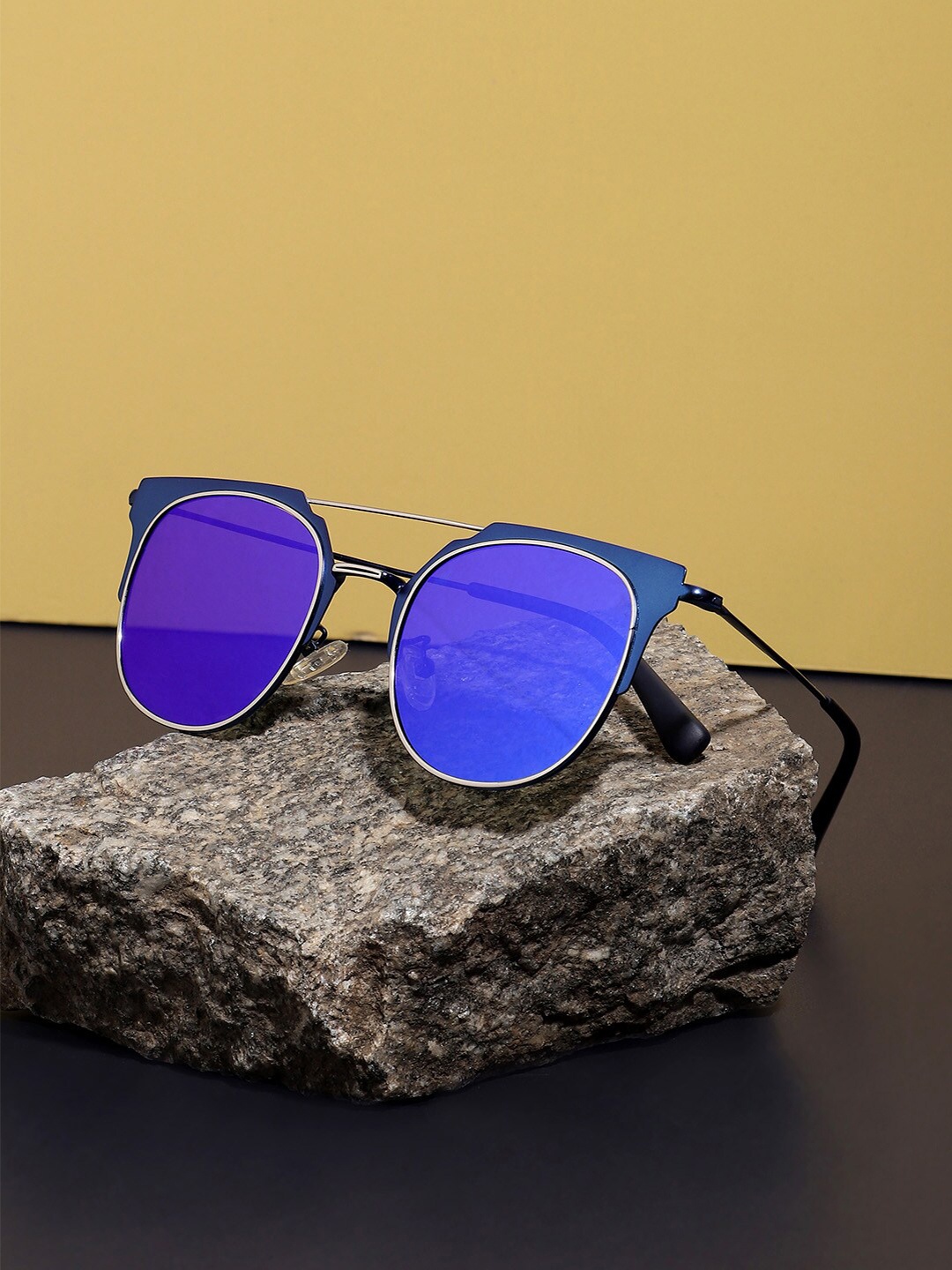 HAUTE SAUCE by Campus Sutra Women Cateye Sunglasses with Polarised Lens SS23_HSSG1387, Blue
HAUTE SAUCE by Campus Sutra Women Cateye Sunglasses with Polarised Lens SS23_HSSG1387, Blue