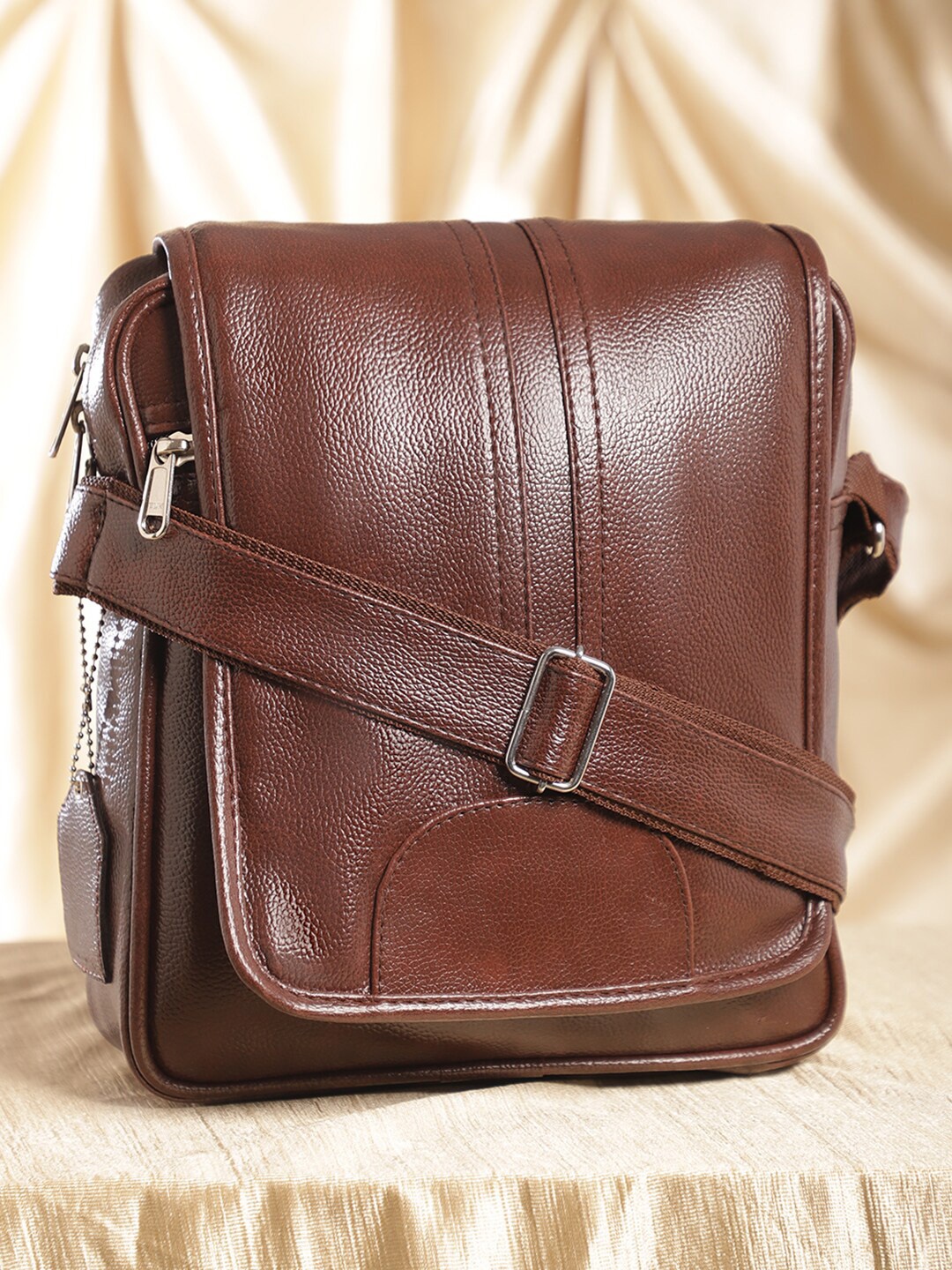 ELLIS Men Textured Messenger Bag With Non-Detachable Adjustable Sling Strap, Brown
ELLIS Men Textured Messenger Bag With Non-Detachable Adjustable Sling Strap, Brown