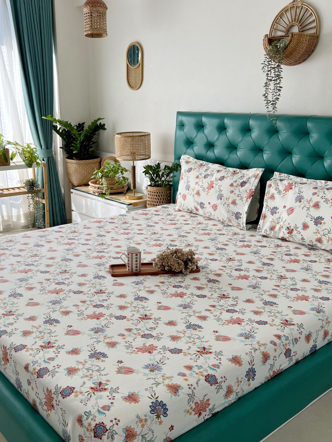 URBAN SPACE Serene White & Pink Printed 200 TC Pure Cotton King Bedsheet & 2 Pillow Covers
URBAN SPACE Serene White & Pink Printed 200 TC Pure Cotton King Bedsheet & 2 Pillow Covers