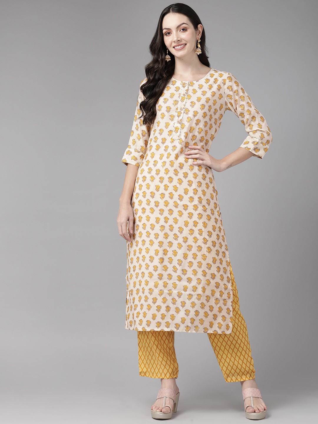Cayman Ethnic Motifs Printed Regular Gotta Patti Pure Cotton Kurta with Palazzos, Beige
Cayman Ethnic Motifs Printed Regular Gotta Patti Pure Cotton Kurta with Palazzos, Beige