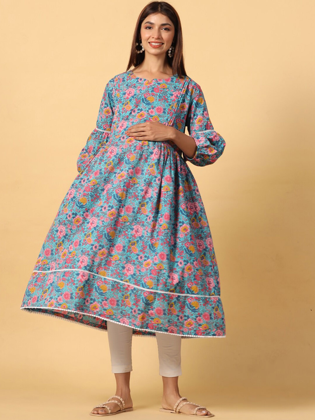 Ikk Kudi by Seerat Floral Printed Puff Sleeves Maternity Screen Print Cotton Kurta, Turquoise blue
Ikk Kudi by Seerat Floral Printed Puff Sleeves Maternity Screen Print Cotton Kurta, Turquoise blue