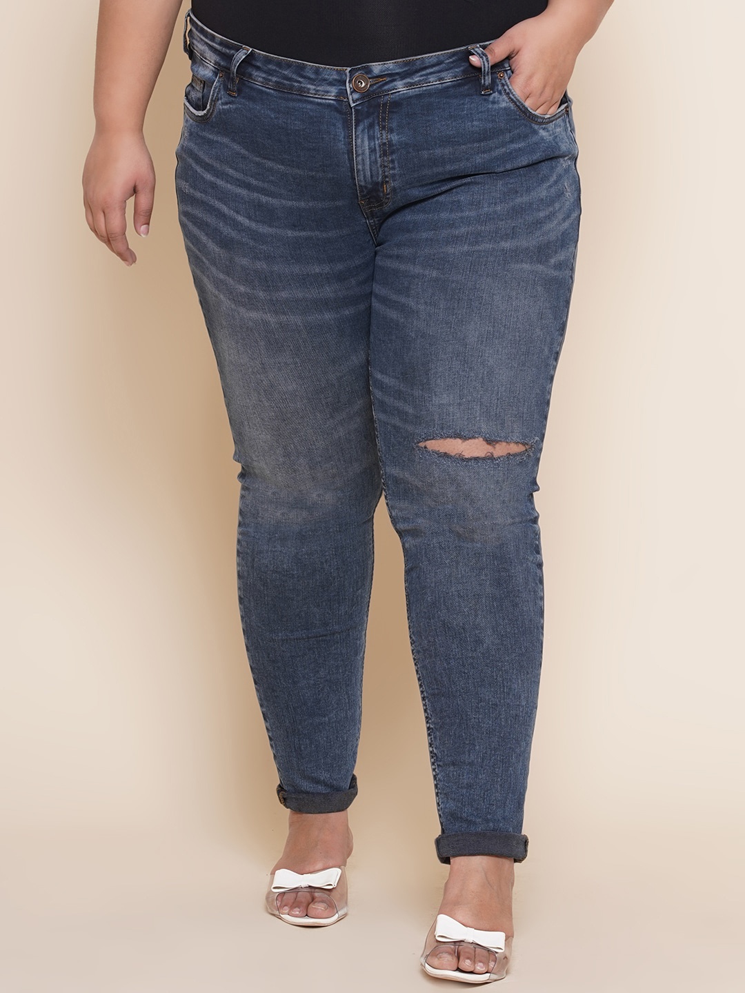 Kiaahvi by JOHN PRIDE Women Plus Size Mid-Rise Slash Knee Heavy Fade Stretchable Jeans, Blue
Kiaahvi by JOHN PRIDE Women Plus Size Mid-Rise Slash Knee Heavy Fade Stretchable Jeans, Blue