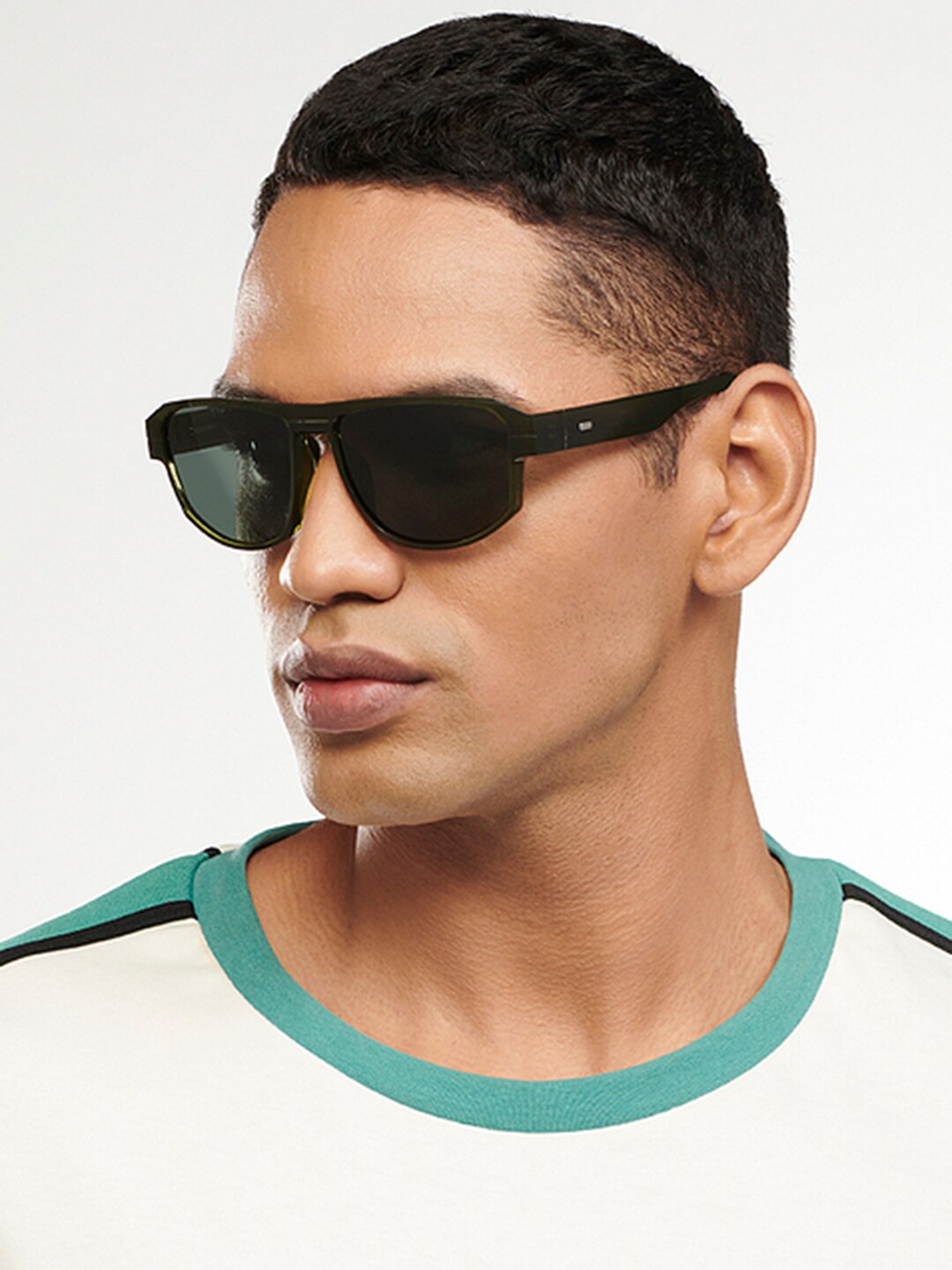 Vincent Chase by Lenskart Full Rim Other Sunglasses with Polarised and UV Protected Lens 205556, Grey
Vincent Chase by Lenskart Full Rim Other Sunglasses with Polarised and UV Protected Lens 205556, Grey