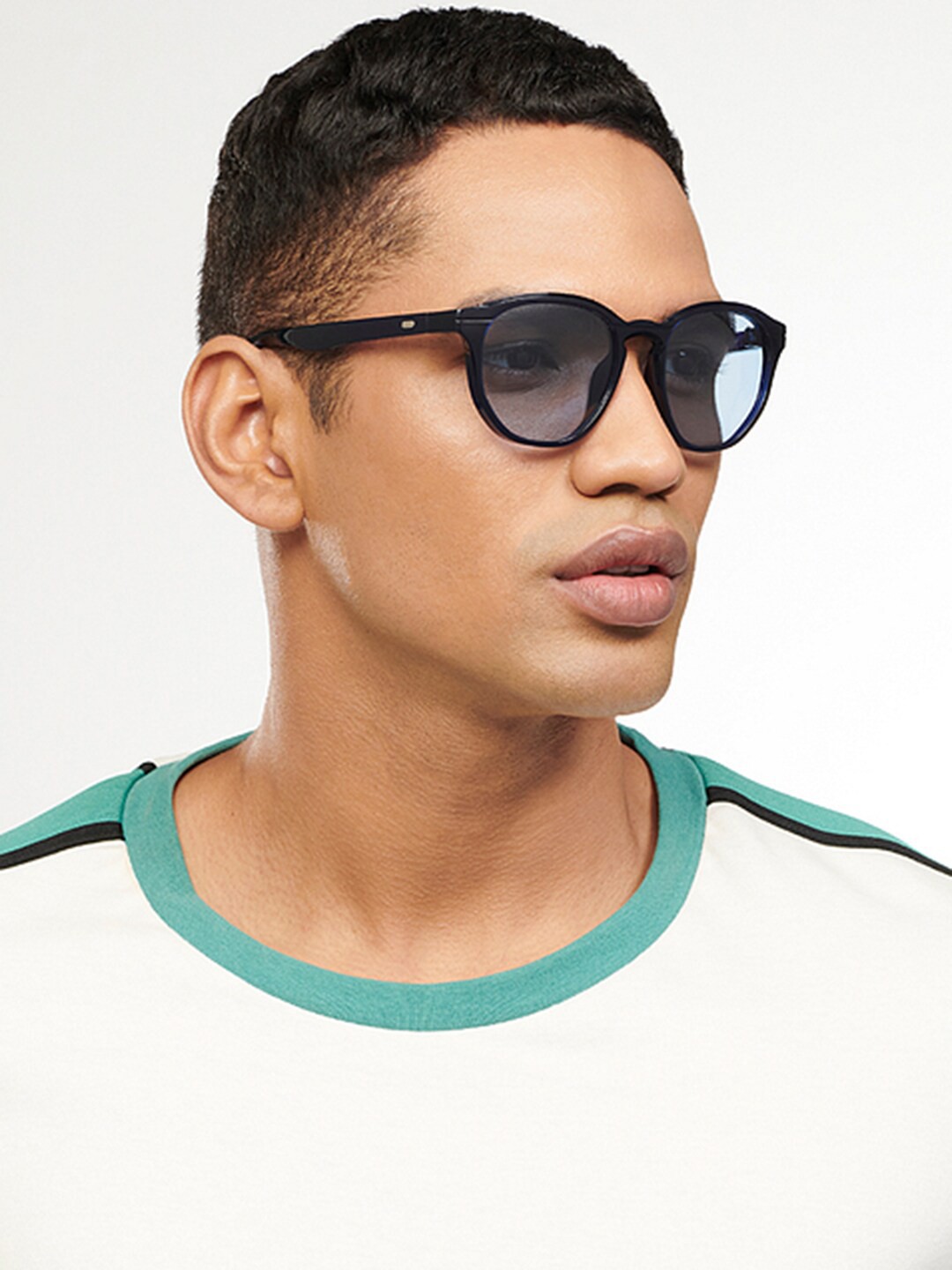 Vincent Chase by Lenskart Lens & Round Sunglasses With Polarised & UV Protected Lens, Blue
Vincent Chase by Lenskart Lens & Round Sunglasses With Polarised & UV Protected Lens, Blue