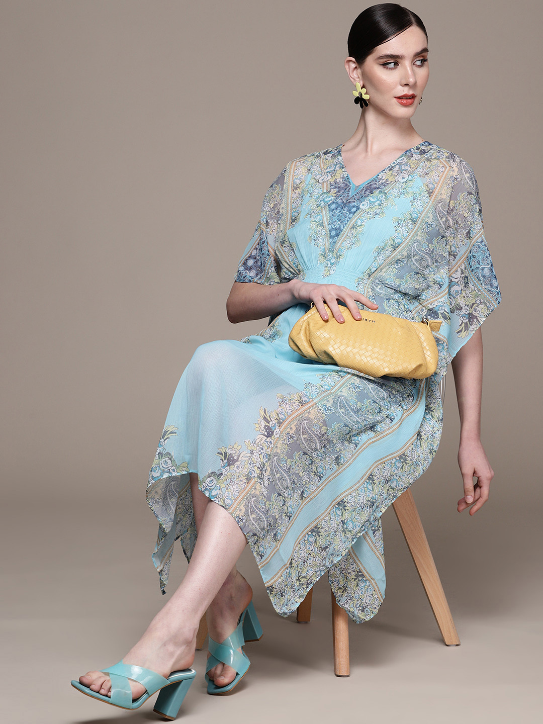 aarke Ritu Kumar Floral Print Kimono Sleeves Chiffon Kaftan Midi Dress with Camisole, Blue
aarke Ritu Kumar Floral Print Kimono Sleeves Chiffon Kaftan Midi Dress with Camisole, Blue