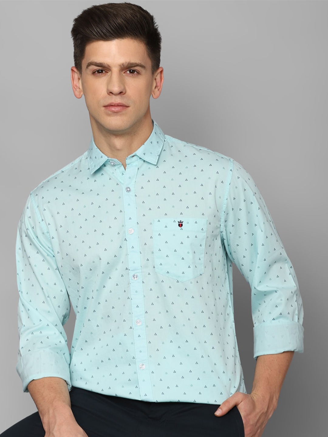 Louis Philippe Jeans Men Micro Ditsy Printed Pure Cotton Slim Fit Casual Shirt, Blue
Louis Philippe Jeans Men Micro Ditsy Printed Pure Cotton Slim Fit Casual Shirt, Blue
