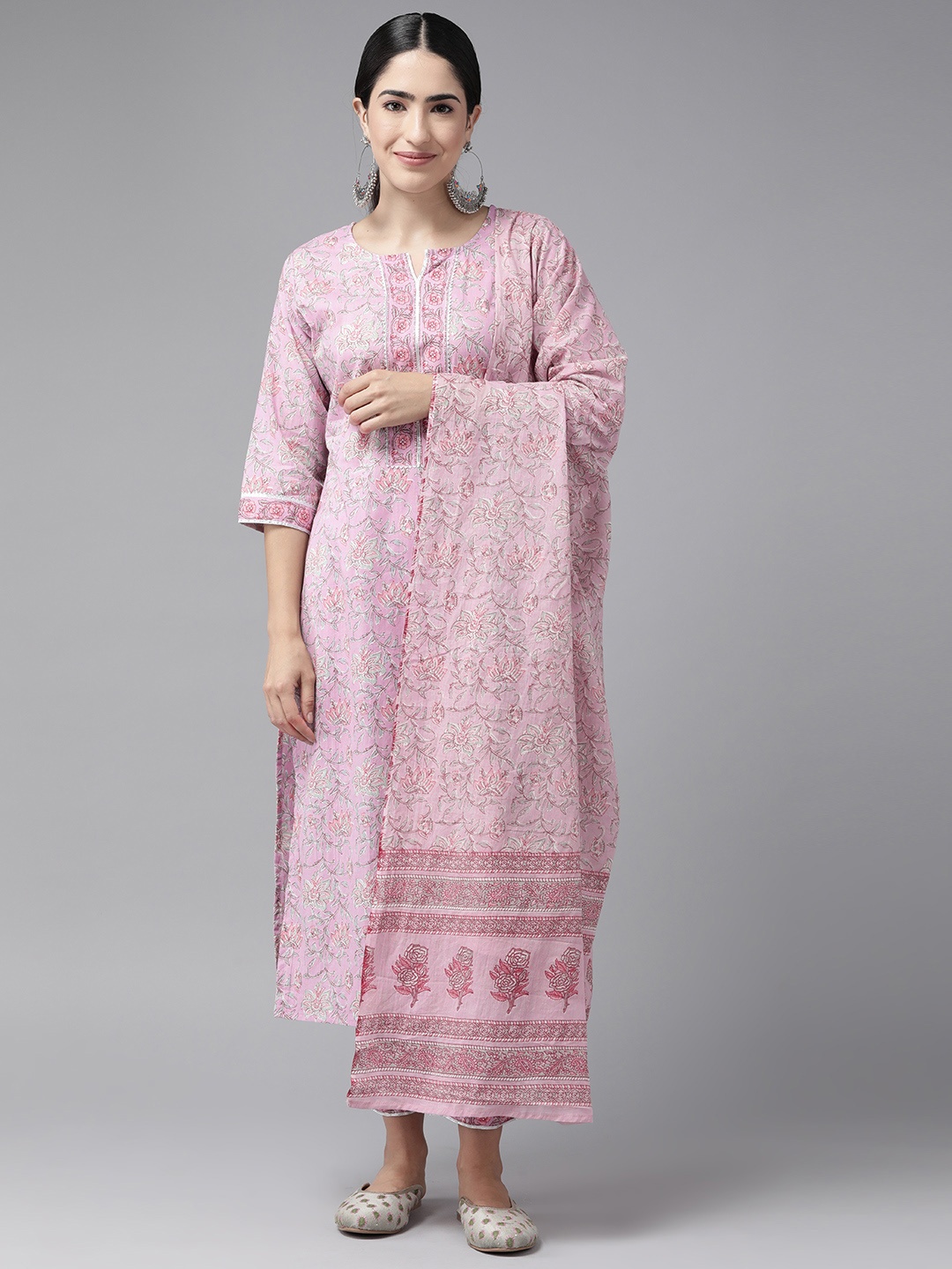 Ginni Arora Label Floral Printed Gotta Patti Pure Cotton Kurta With Trousers & Dupatta, Lavender
Ginni Arora Label Floral Printed Gotta Patti Pure Cotton Kurta With Trousers & Dupatta, Lavender