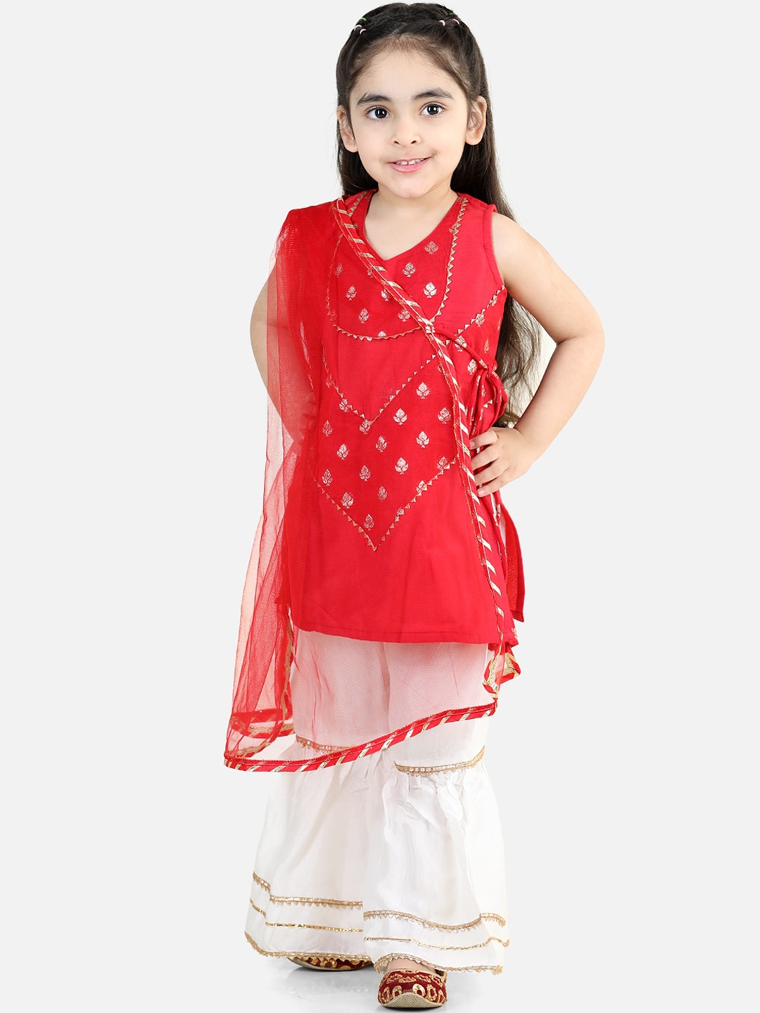 Here&Now X Kinder Kids Girls Ethnic Motifs Woven Design Pure Cotton Kurti with Sharara & Dupatta, Red
Here&Now X Kinder Kids Girls Ethnic Motifs Woven Design Pure Cotton Kurti with Sharara & Dupatta, Red