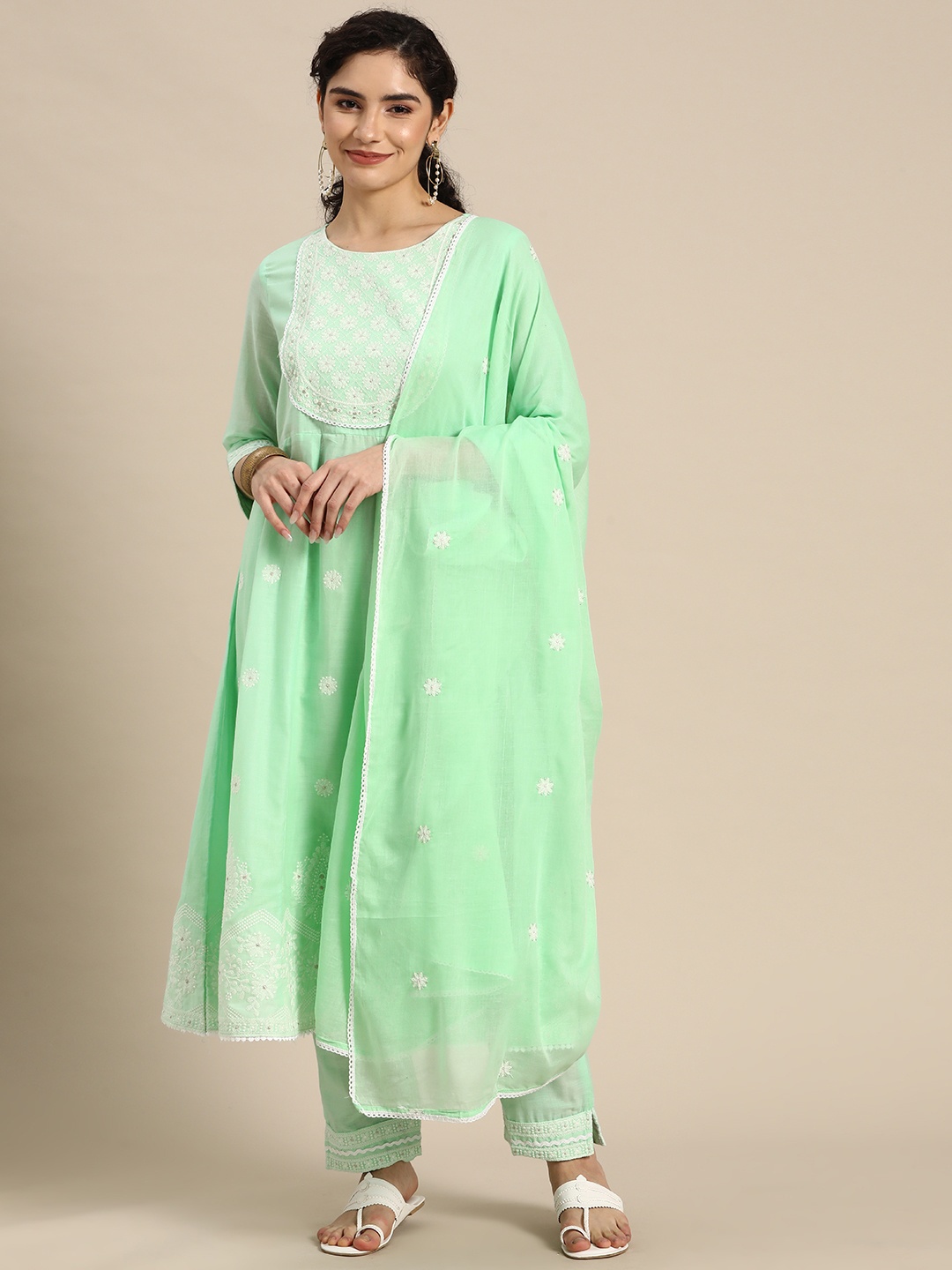 Prakhya Floral Yoke Design Regular Thread Work Pure Cotton Kurta with Palazzos & Dupatta, Green
Prakhya Floral Yoke Design Regular Thread Work Pure Cotton Kurta with Palazzos & Dupatta, Green