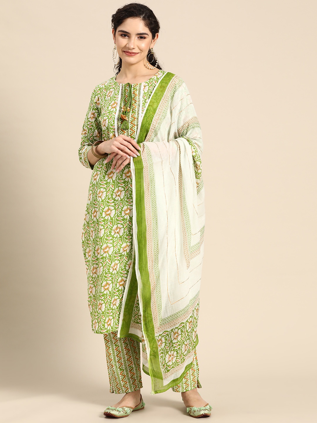 Prakhya Floral Printed Regular Sequinned Pure Cotton Kurta with Palazzos & With Dupatta, Green
Prakhya Floral Printed Regular Sequinned Pure Cotton Kurta with Palazzos & With Dupatta, Green