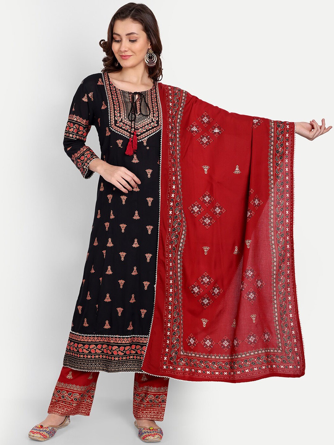 Mclothings Ethnic Printed Tie-Up Neck Anarkali Kurta with Trousers & Dupatta, Black
Mclothings Ethnic Printed Tie-Up Neck Anarkali Kurta with Trousers & Dupatta, Black
