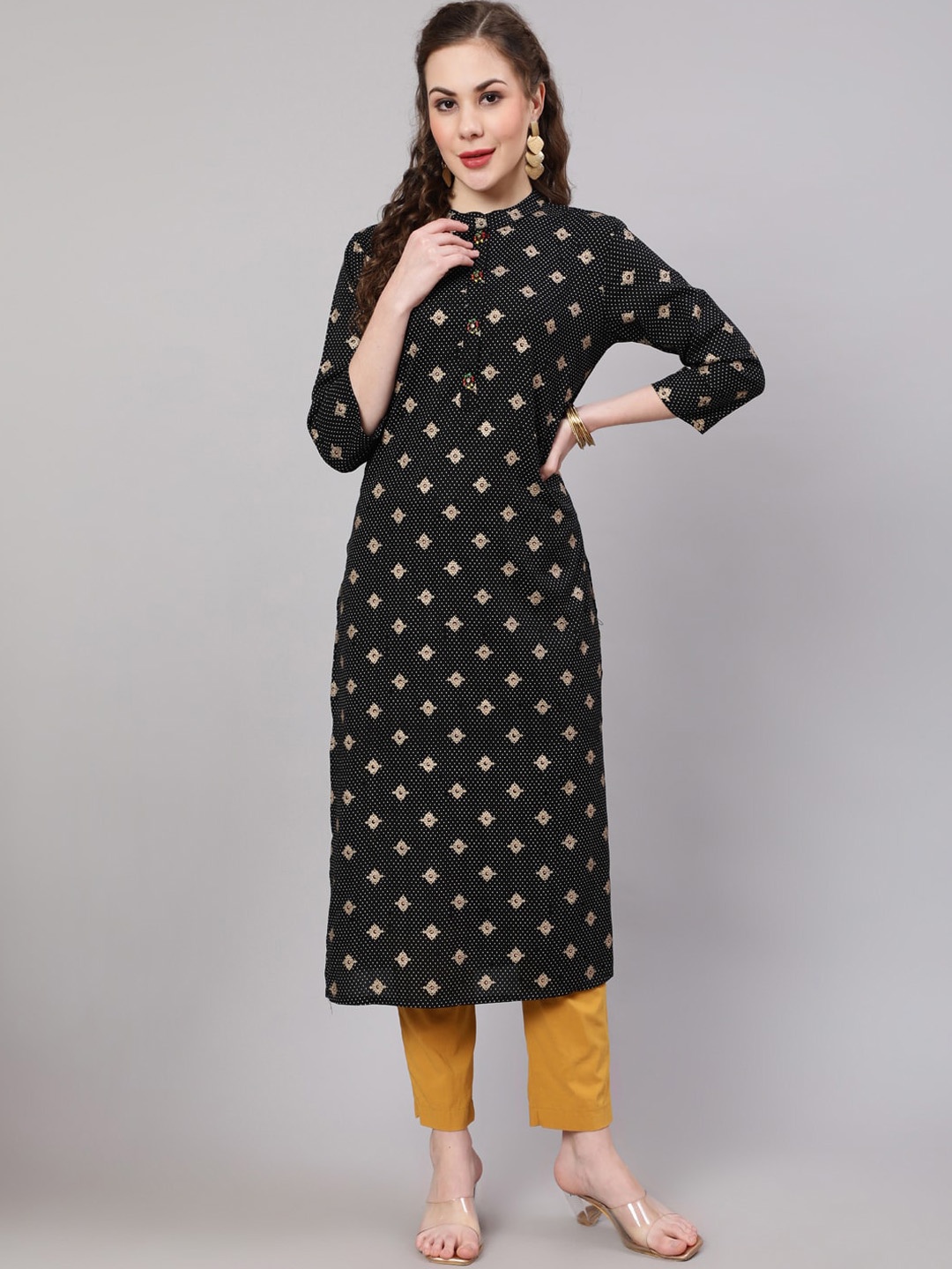 Spera Mandarin Collar Ethnic Motifs Printed Sequined Foil Print Straight Kurta, Black
Spera Mandarin Collar Ethnic Motifs Printed Sequined Foil Print Straight Kurta, Black