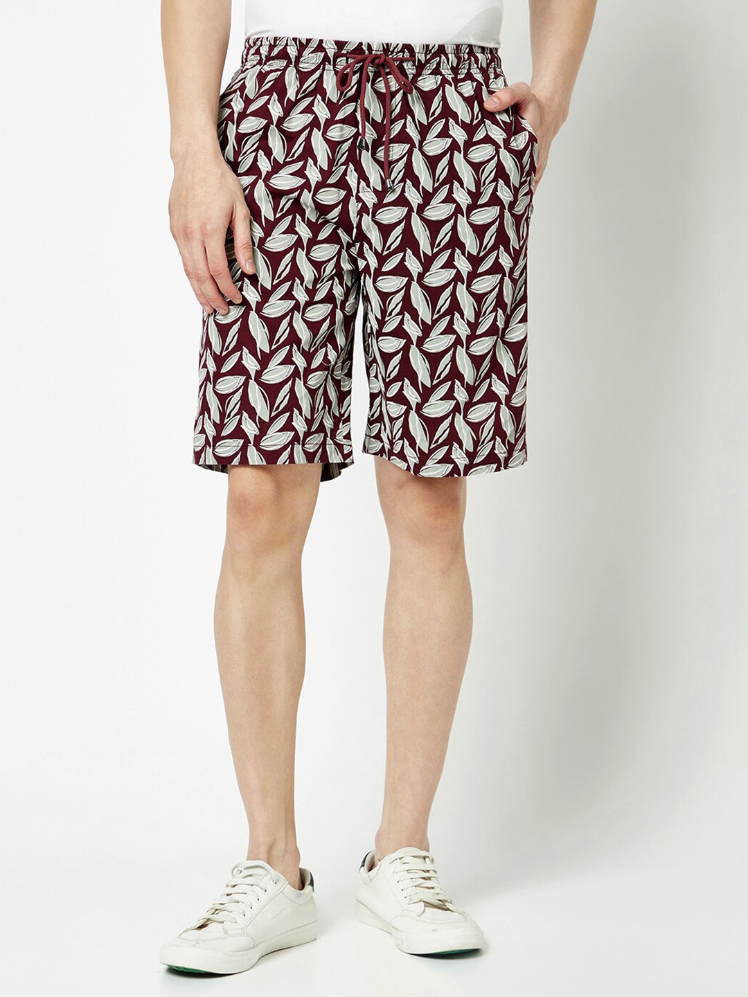 Crimsoune Club Men Geometric Printed Pure Cotton Mid Rise Lounge Shorts, Maroon
Crimsoune Club Men Geometric Printed Pure Cotton Mid Rise Lounge Shorts, Maroon