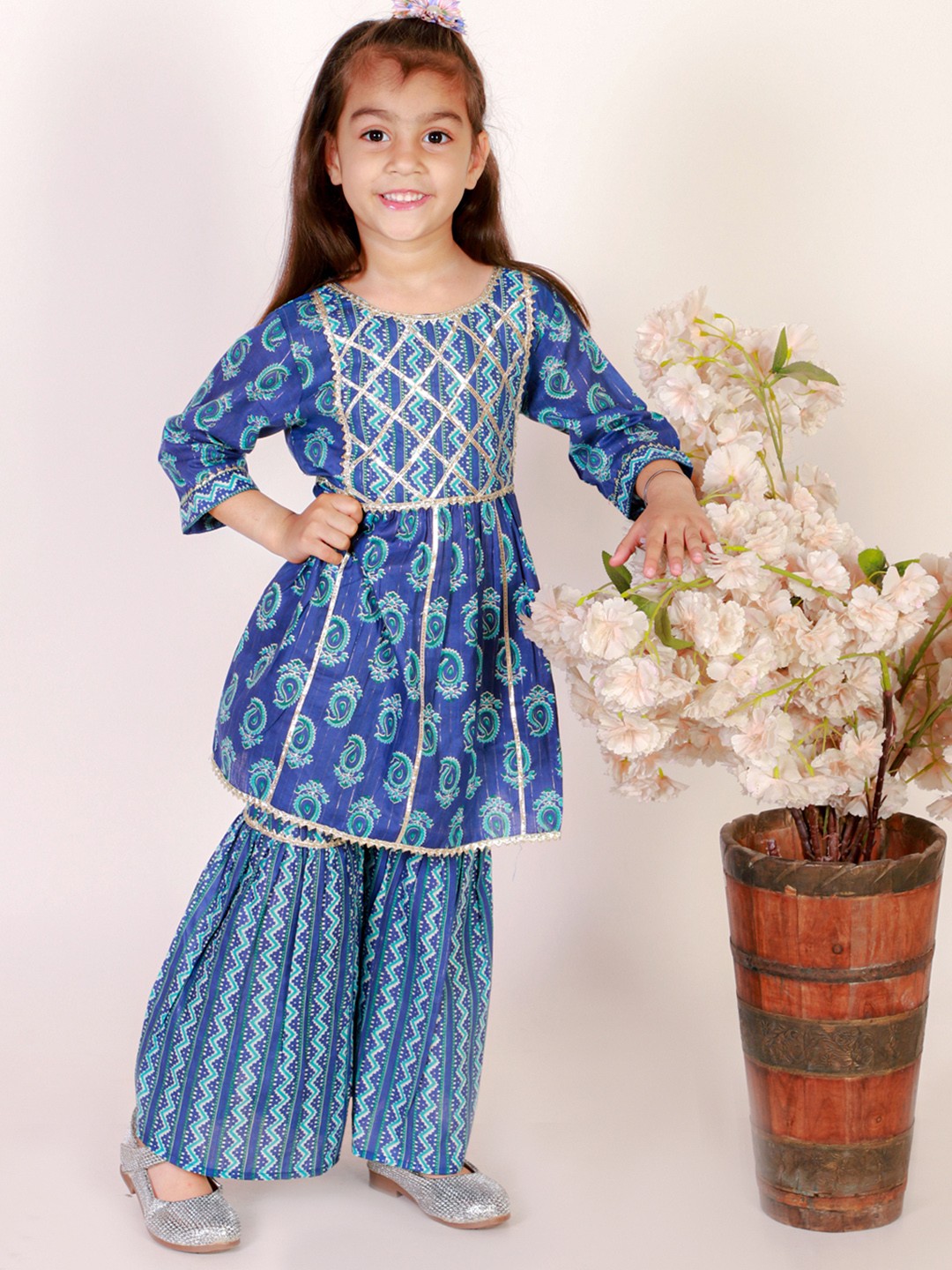 Superminis Girls Paisley Printed Gotta Patti A-Line Pure Cotton Kurta with Sharara, Blue
Superminis Girls Paisley Printed Gotta Patti A-Line Pure Cotton Kurta with Sharara, Blue
