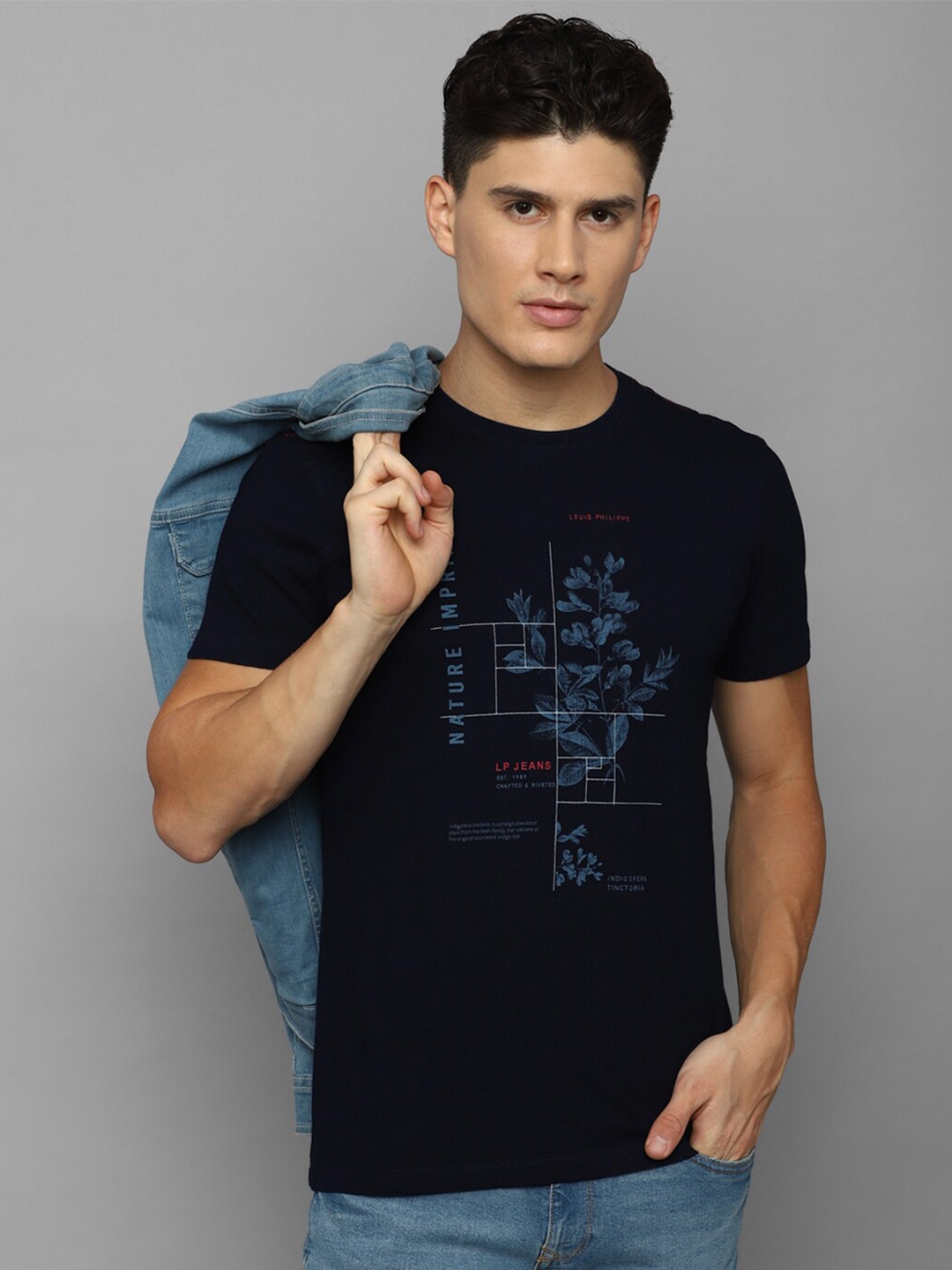 Louis Philippe Jeans Graphic Printed Pure Cotton Slim Fit T-shirt, Navy blue
Louis Philippe Jeans Graphic Printed Pure Cotton Slim Fit T-shirt, Navy blue