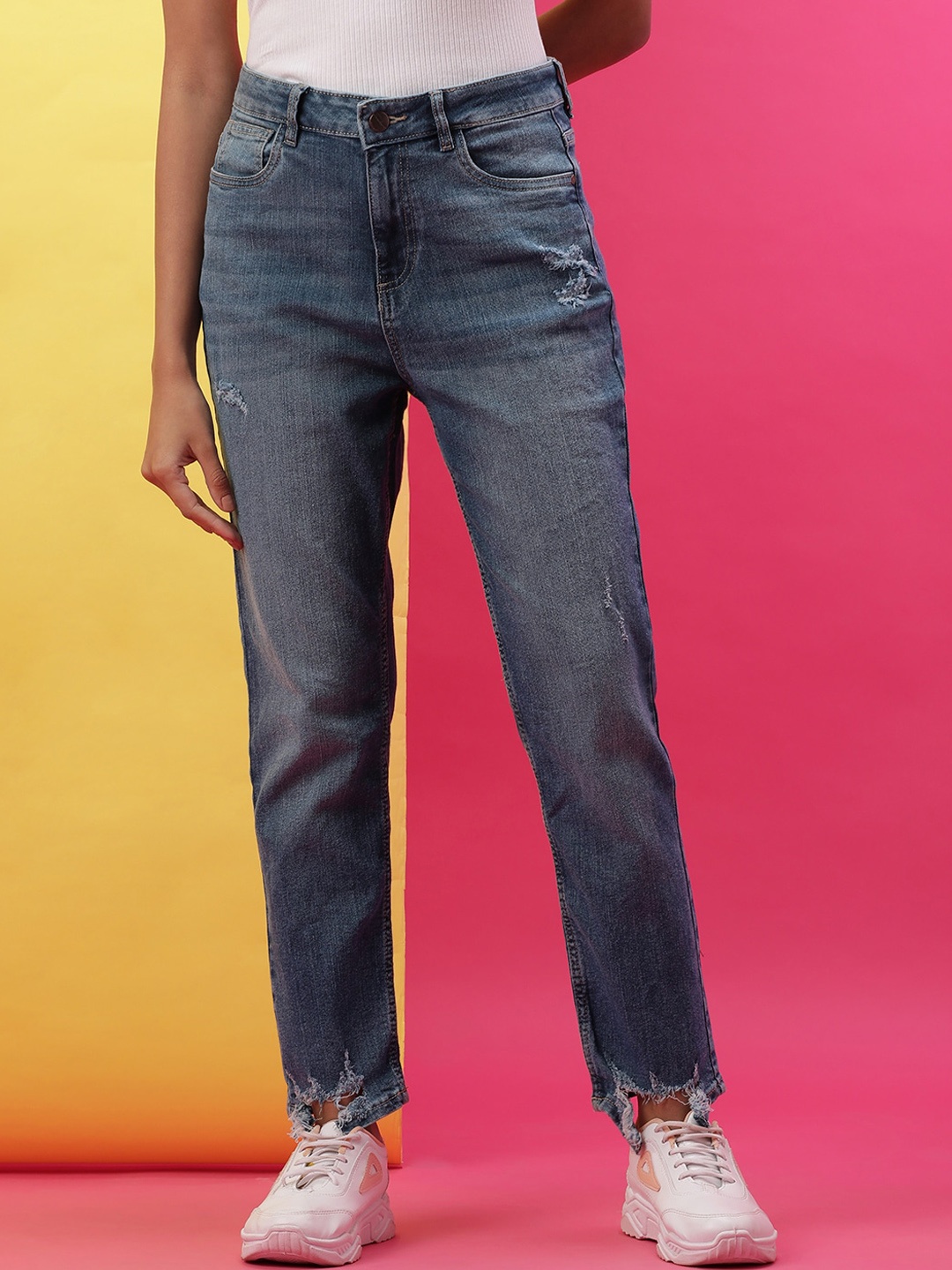 Freehand by The Indian Garage Co Women Straight Fit Low Distress Heavy Fade Pure Cotton Jeans, Navy blue
Freehand by The Indian Garage Co Women Straight Fit Low Distress Heavy Fade Pure Cotton Jeans, Navy blue