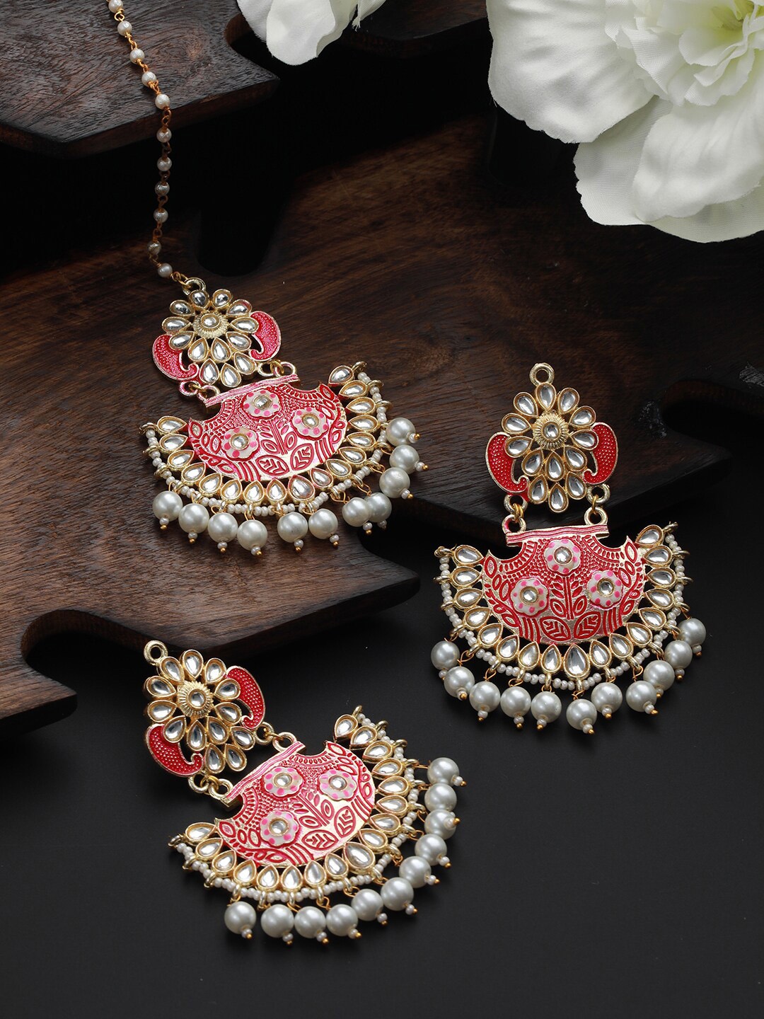 Jazz and Sizzle Gold-Plated Meenakari Kundan-Studded & Beaded Maangtikka with Earrings
Jazz and Sizzle Gold-Plated Meenakari Kundan-Studded & Beaded Maangtikka with Earrings