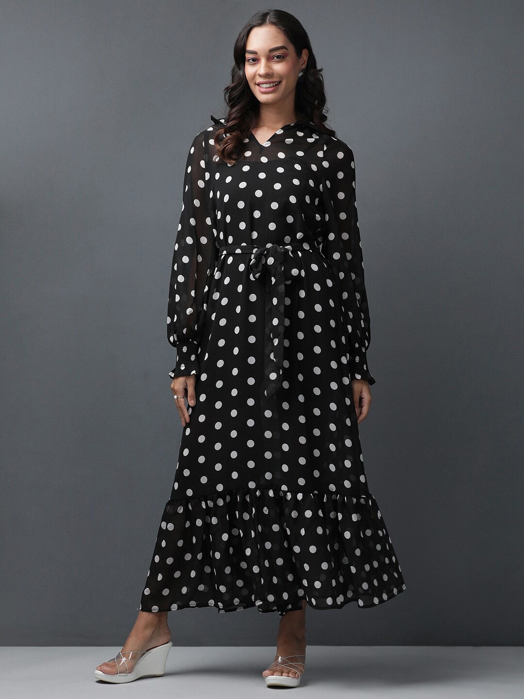 Freehand by The Indian Garage Co Polka Dots Printed Cuffed Sleeves A-Line Maxi Dress With Belt, Black
Freehand by The Indian Garage Co Polka Dots Printed Cuffed Sleeves A-Line Maxi Dress With Belt, Black