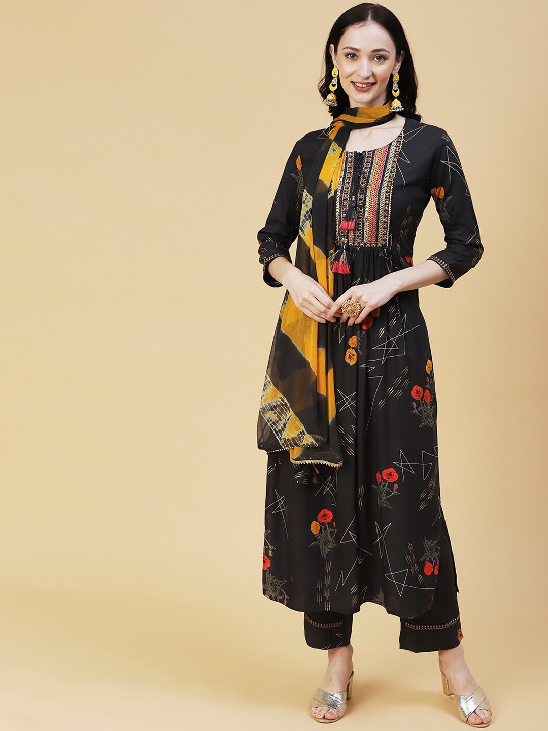 FASHOR Ethnic Embroidered Pleated Sequined Tie-Up Neck Kurta with Trousers & Dupatta, Black
FASHOR Ethnic Embroidered Pleated Sequined Tie-Up Neck Kurta with Trousers & Dupatta, Black