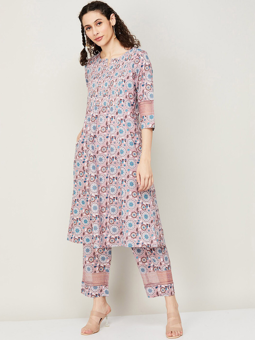 Melange by Lifestyle Floral Printed Thread Work Pure Cotton Kurta with Trousers, Pink
Melange by Lifestyle Floral Printed Thread Work Pure Cotton Kurta with Trousers, Pink