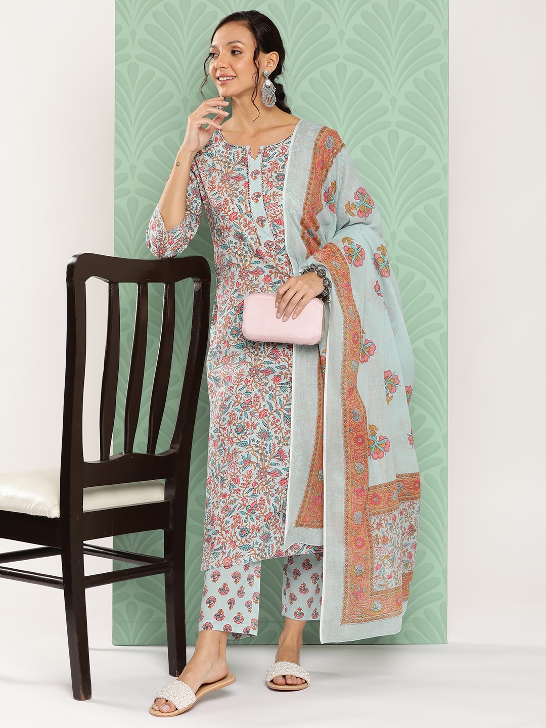 Yufta Floral Embroidered Regular Kantha Work Pure Cotton Kurta With Trousers & Dupatta, Blue
Yufta Floral Embroidered Regular Kantha Work Pure Cotton Kurta With Trousers & Dupatta, Blue