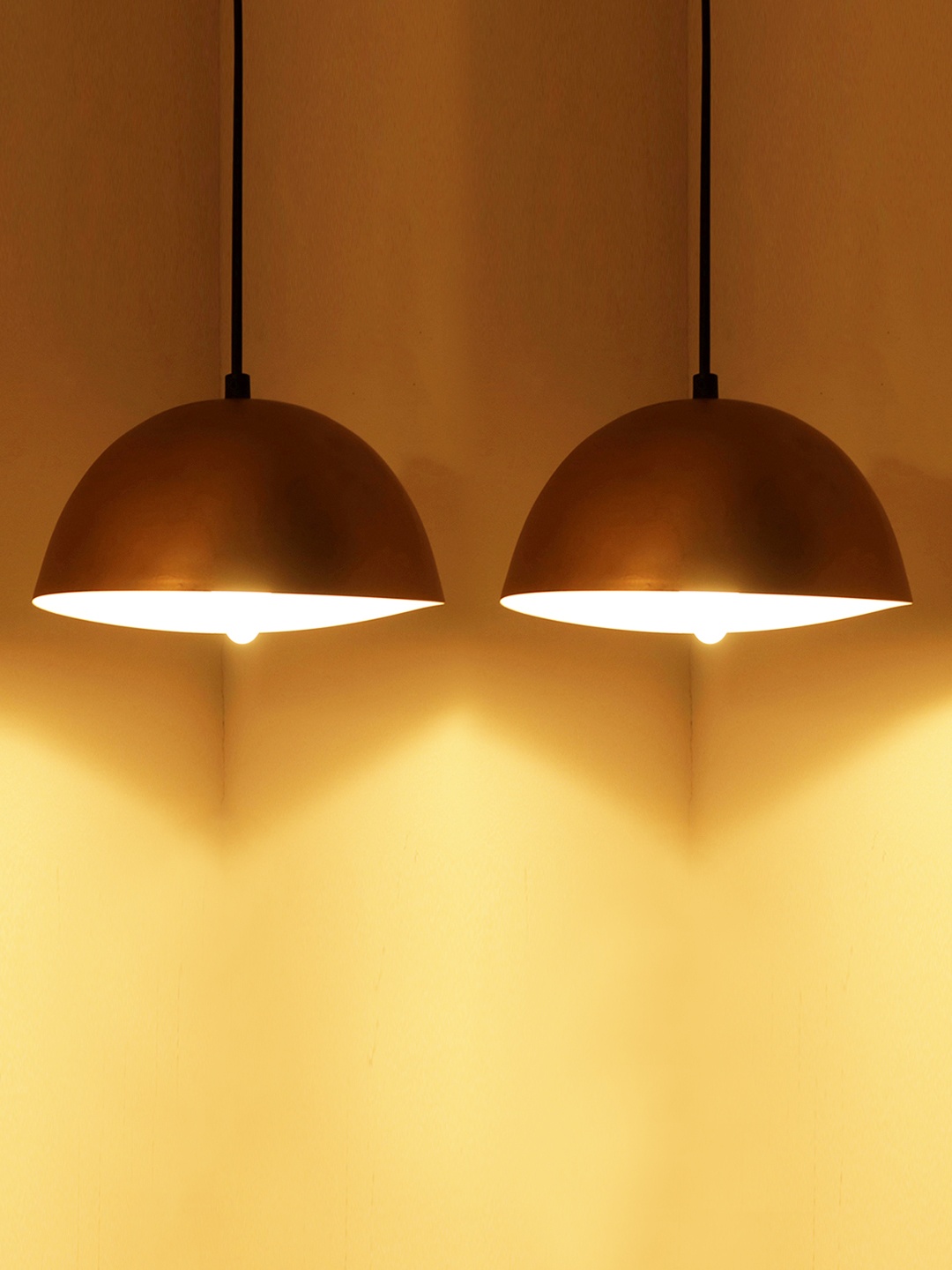 ExclusiveLane Heavenly Shadow Gold-Toned & Black 2 Pcs Hanging Pendant Ceiling Lamps
ExclusiveLane Heavenly Shadow Gold-Toned & Black 2 Pcs Hanging Pendant Ceiling Lamps